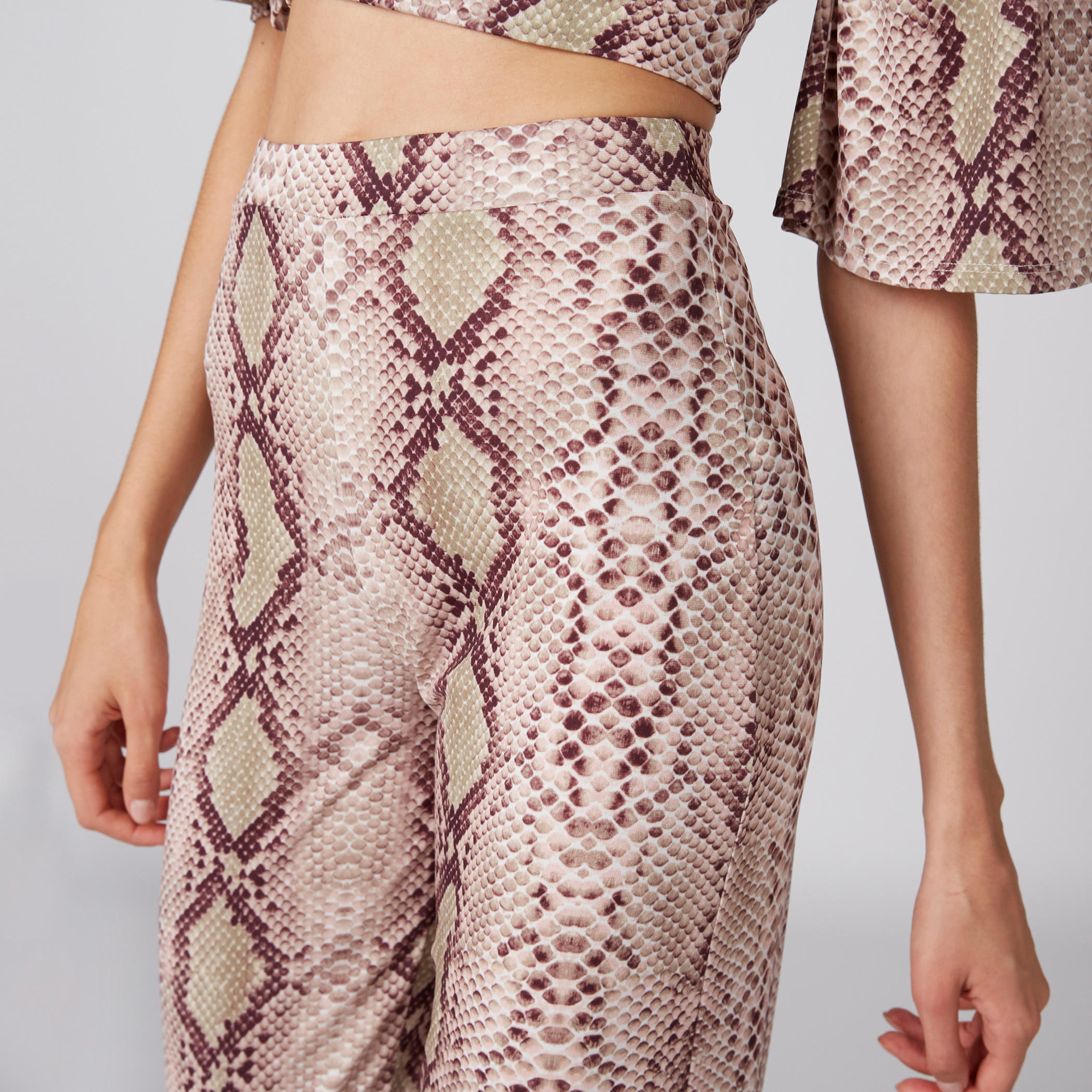 بنطال بالازو بخصر مطّاطي وطبعات-women-clothing-bottoms-trousers-image-4