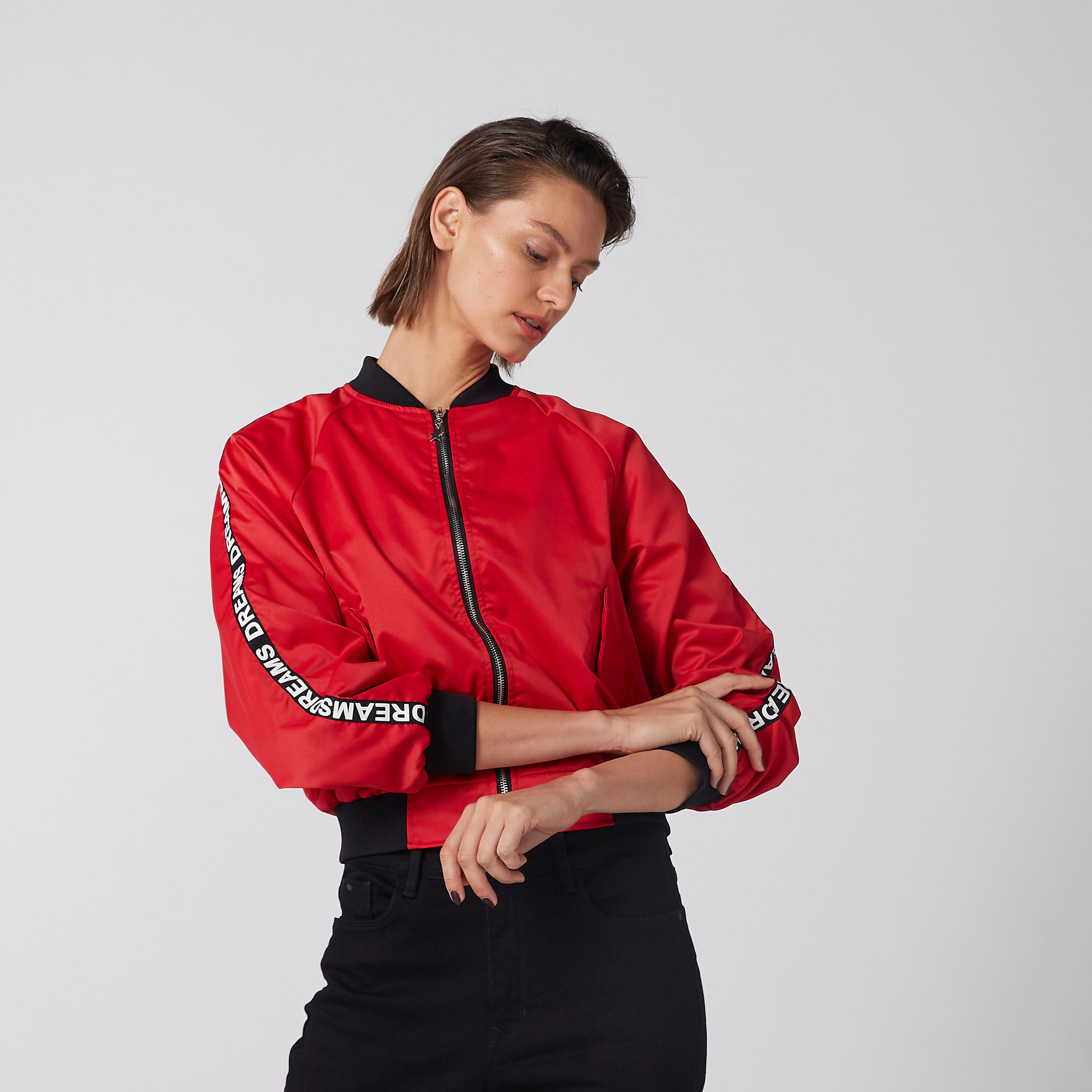 جاكيت بومبر بأكمام طويلة وسحّاب إغلاق وطبعات-women-winterwear-coatsandjackets-jackets-image-1