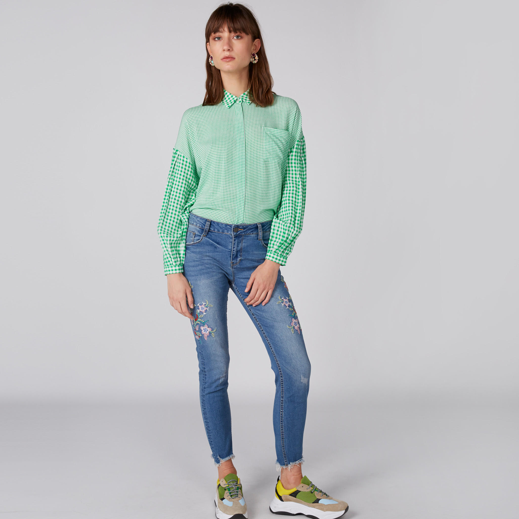 قميص كاروهات بأكمام طويلة ووصلة أزرار غير مرئية-women-clothing-shirtsandblouses-shirts-image-2