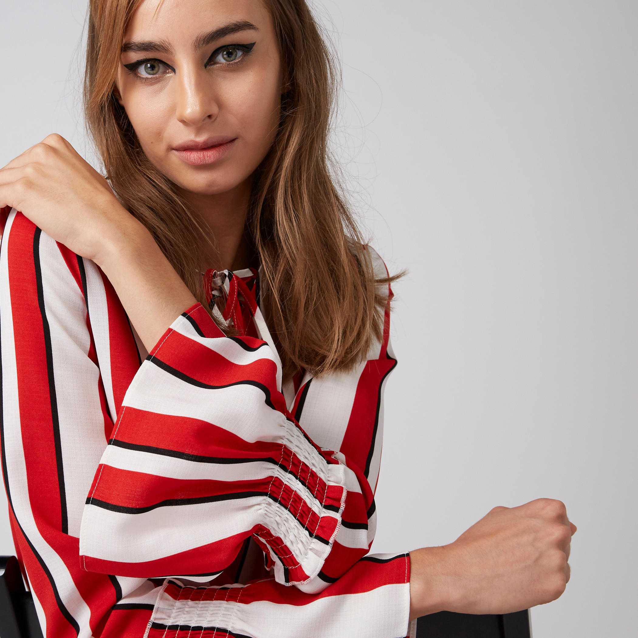 بلوزة مقلّمة بأكمام طويلة ورباط-women-clothing-shirtsandblouses-blouses-image-4