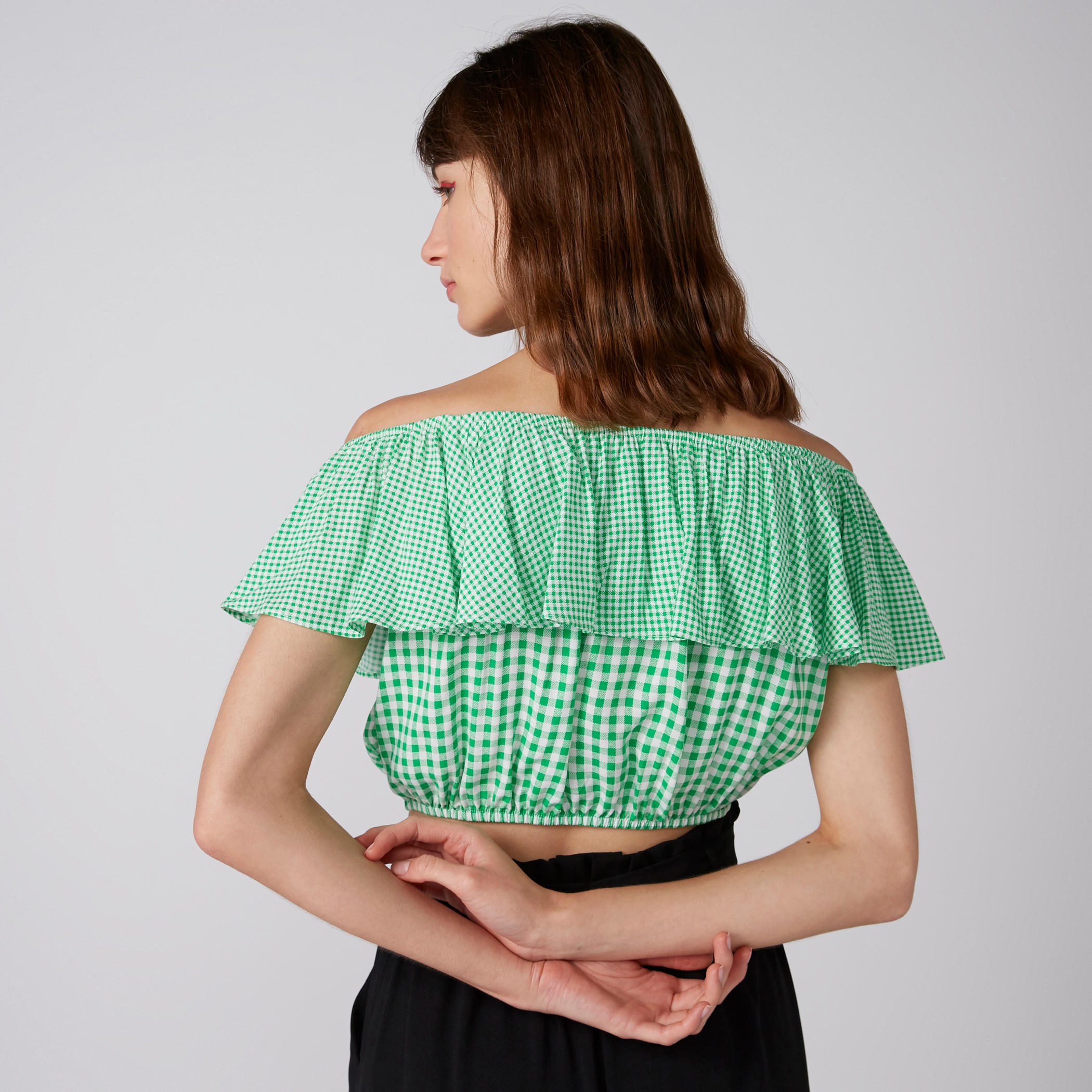 بلوزة قصيرة كاروهات بأكتاف مكشوفة وتفاصيل كشكش-women-clothing-shirtsandblouses-blouses-image-2