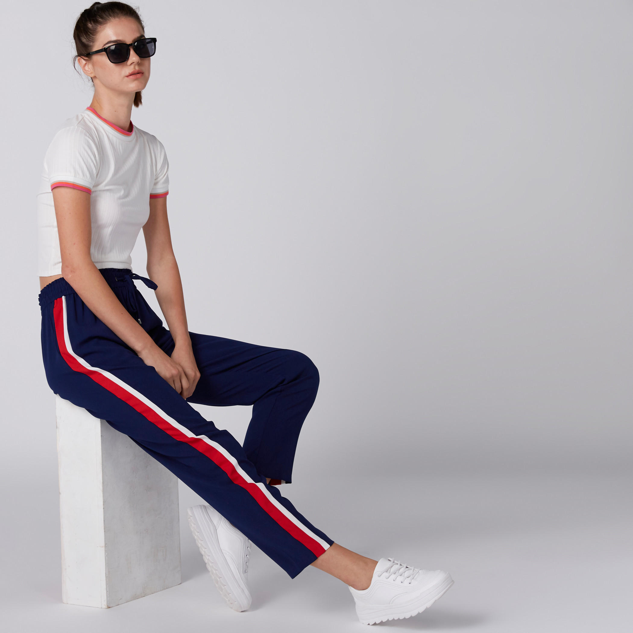 بنطال بخصر مطاطي ورباط-women-clothing-bottoms-trousers-image-5