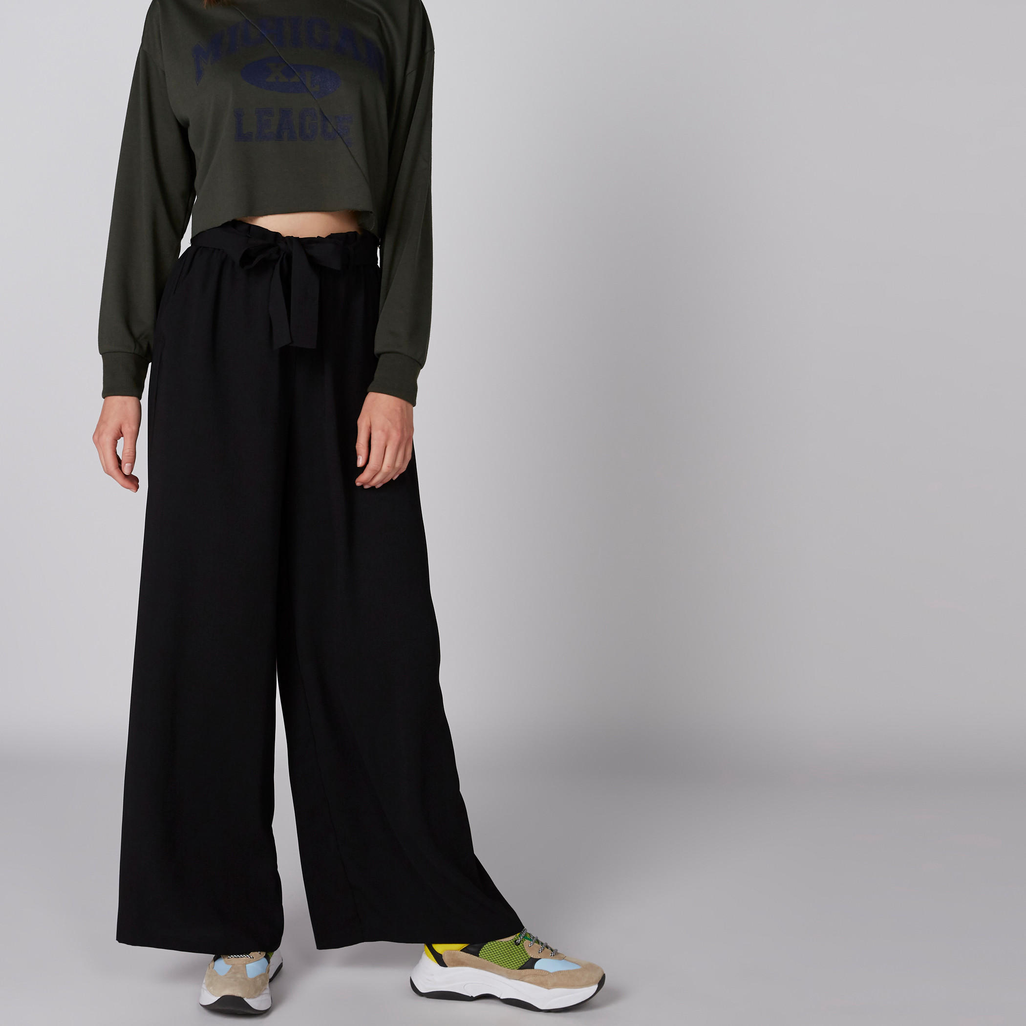 بنطال بالازو مقلم بجيوب وأربطة-women-clothing-bottoms-trousers-image-1