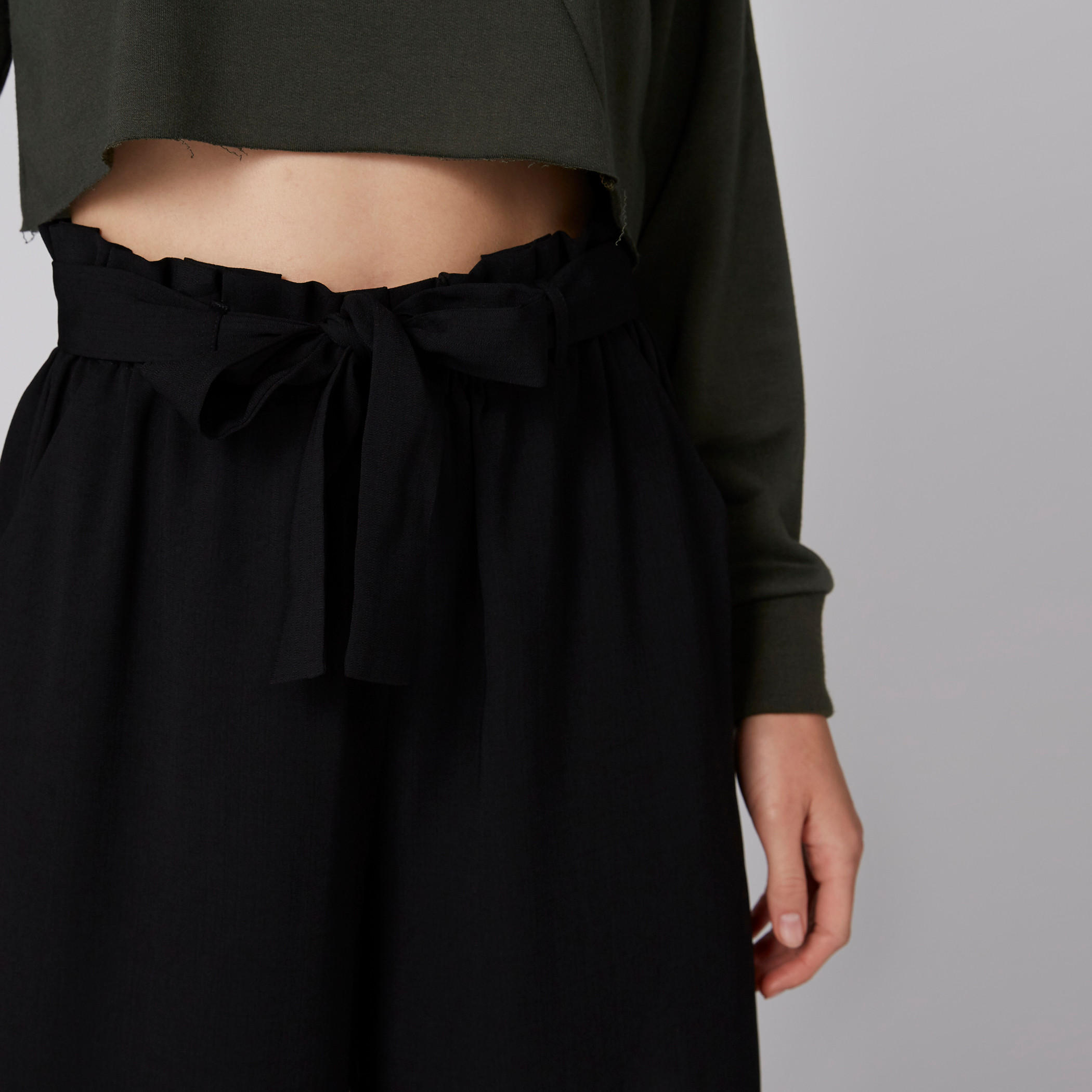 بنطال بالازو مقلم بجيوب وأربطة-women-clothing-bottoms-trousers-image-4