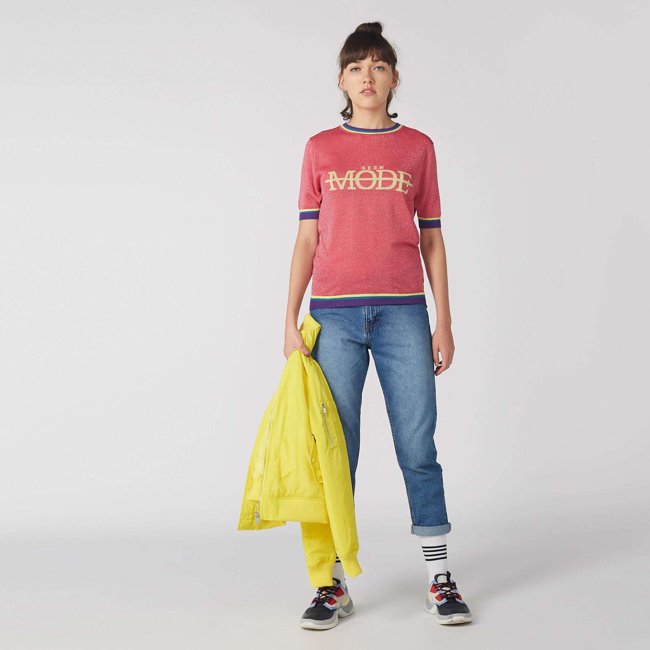 تيشيرت بياقة ضيّقة وأكمام قصيرة وطبعات-women-clothing-tshirts-image-1
