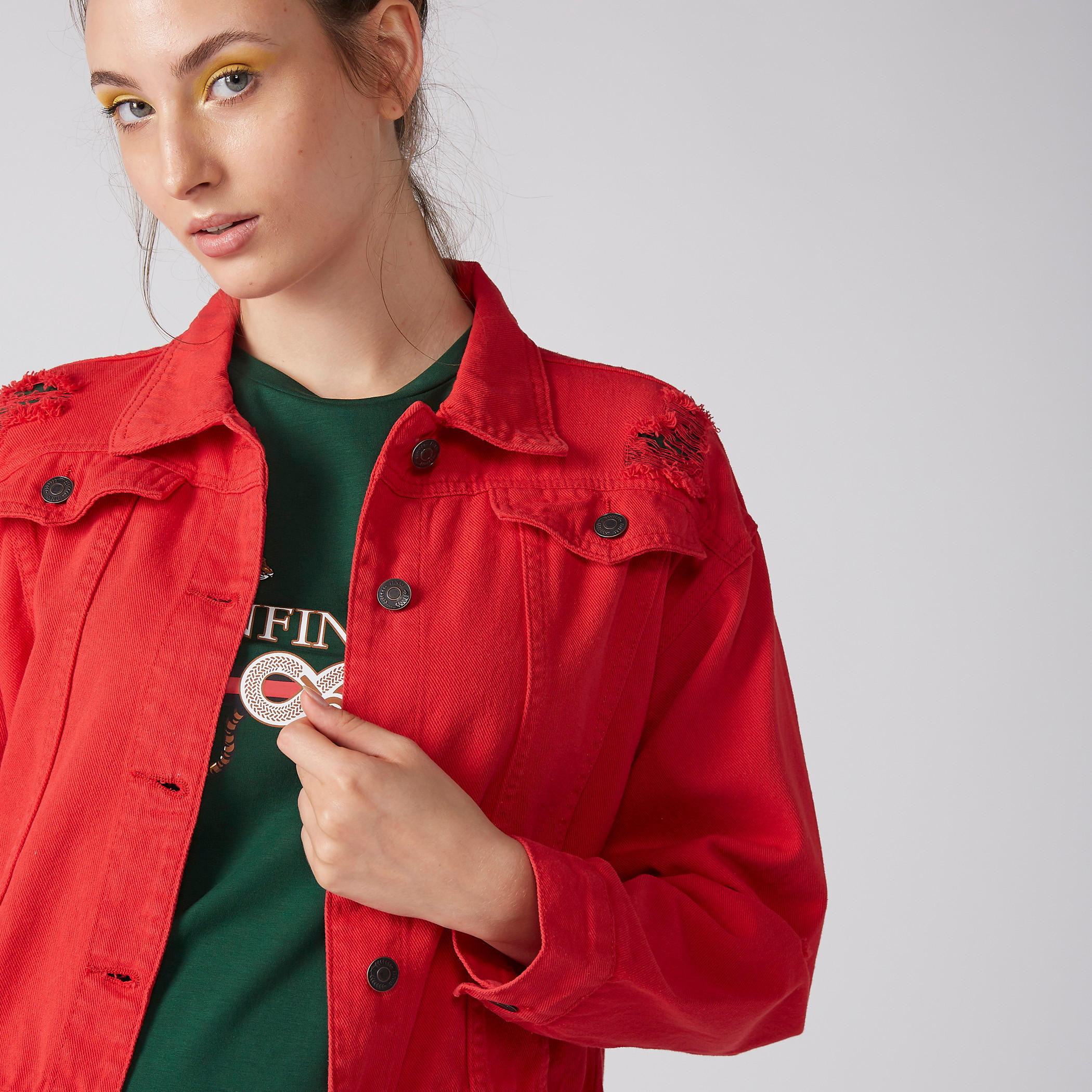 جاكيت من الدينم بتصميم ممزق وأكمام طويلة وزر إغلاق-women-winterwear-coatsandjackets-jackets-image-2