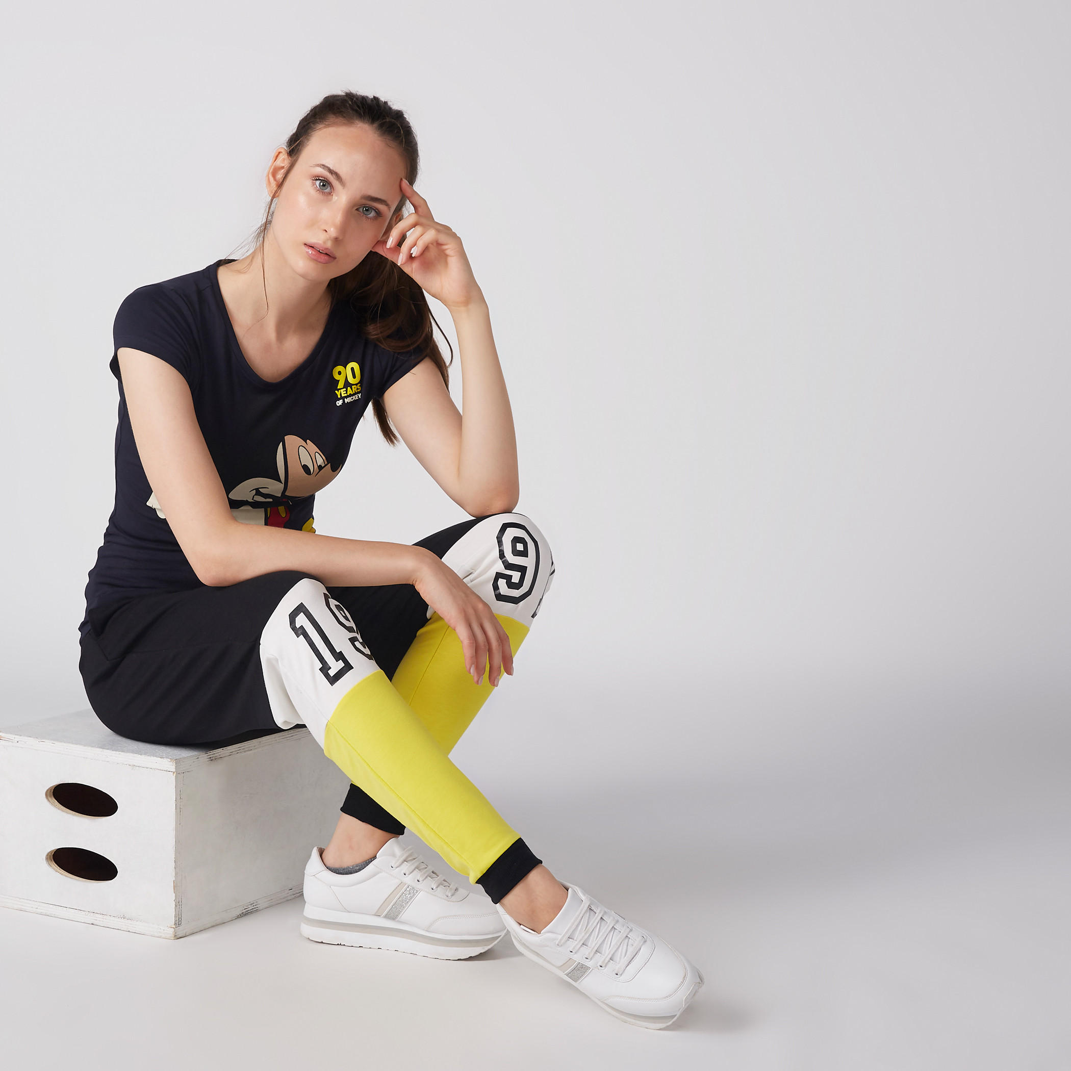 بنطال رياضي بخصر مطّاطي وجيوب وطبعات-women-clothing-bottoms-joggers-image-3