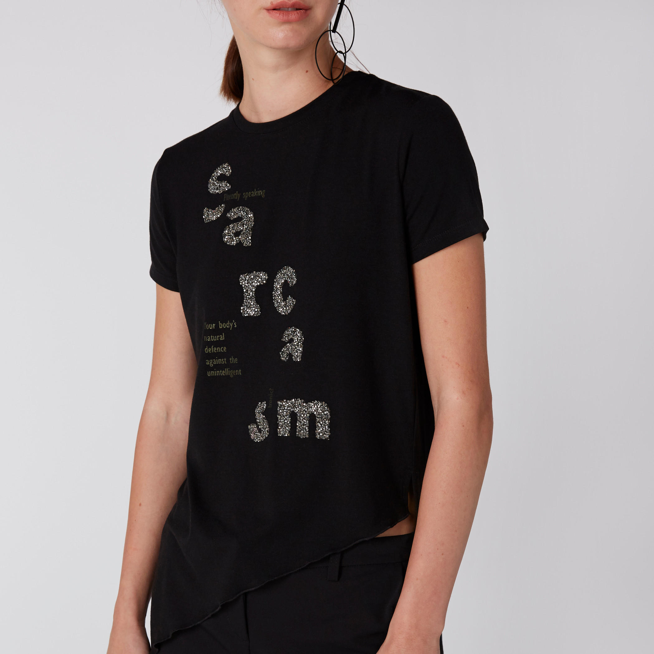 بلوزة بحواف غير مستوية وأكمام قصيرة-women-clothing-shirtsandblouses-blouses-image-2