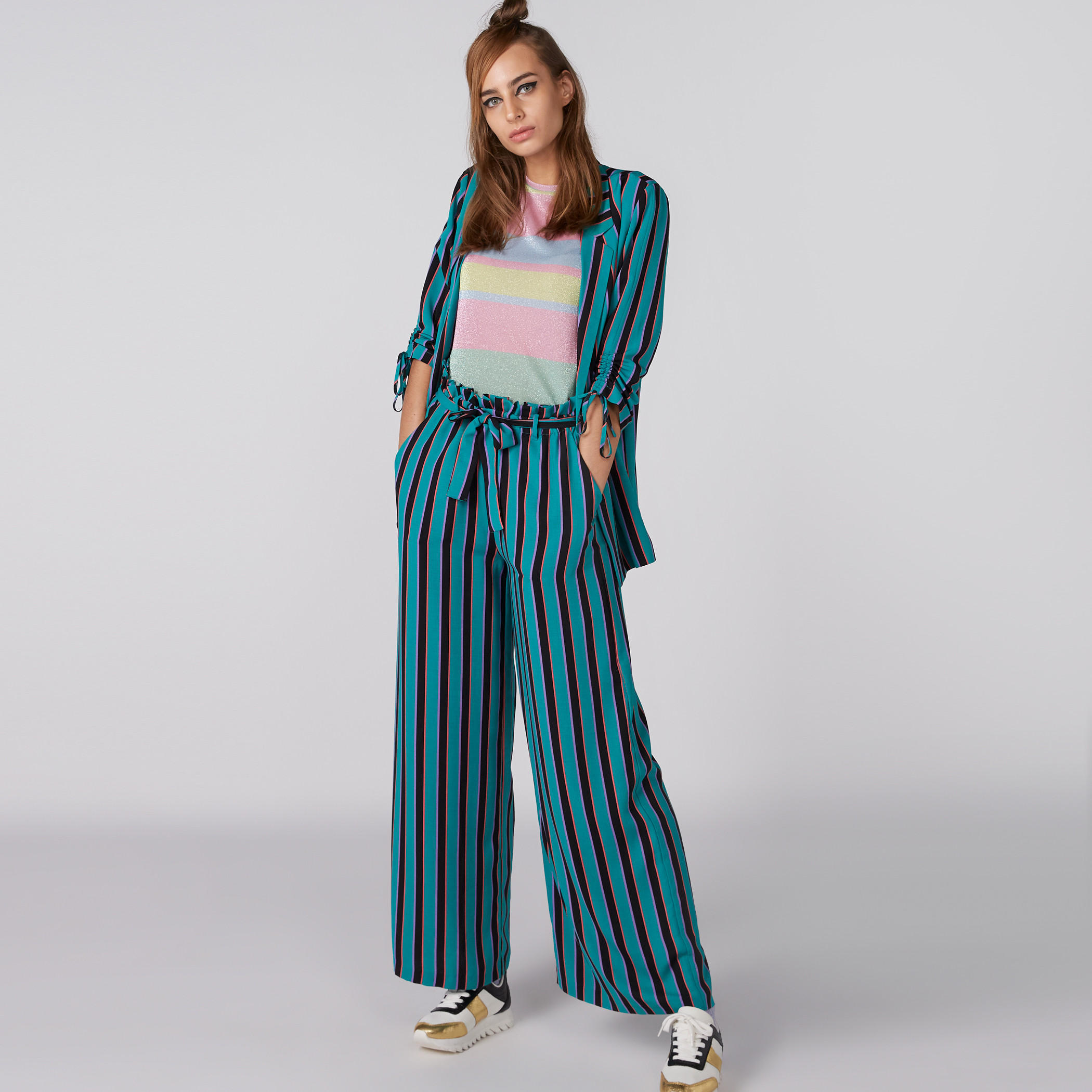 تيشيرت مقلّم بياقة مستديرة وأكمام قصيرة-women-clothing-tshirts-image-1