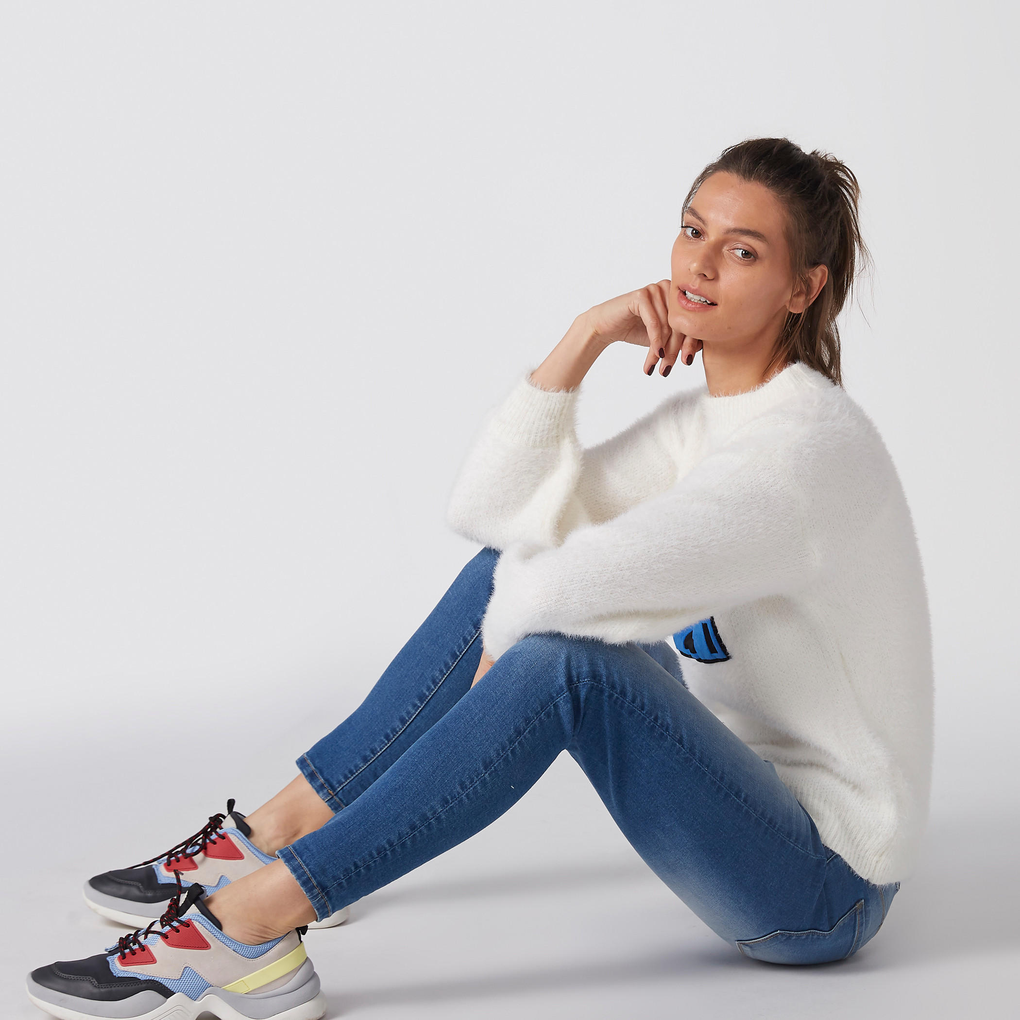 سويتر قطيفة بياقة عالية وأكمام طويلة-women-winterwear-hoodiesandsweatshirts-sweatshirts-image-2
