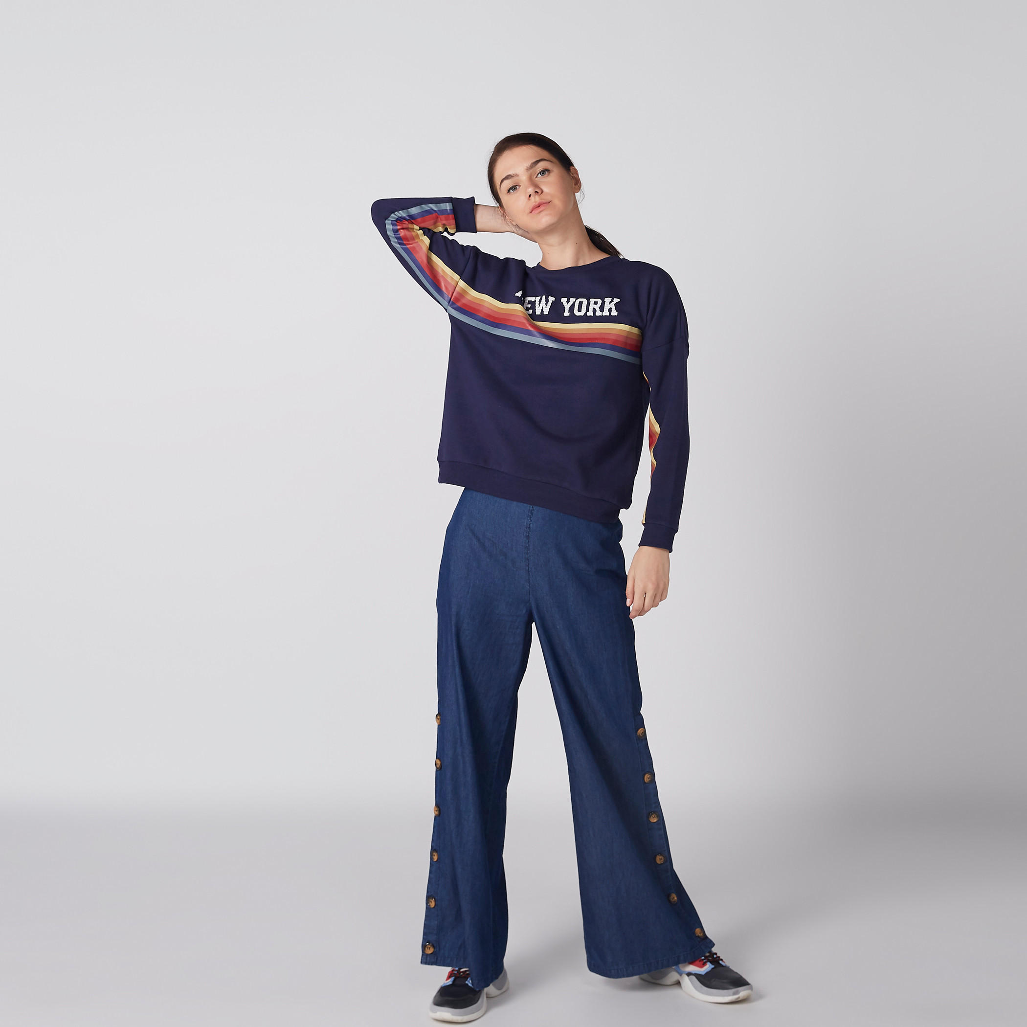 سويت شيرت بياقة مستديرة وأكتاف منسدلة وطبعات-women-winterwear-hoodiesandsweatshirts-sweatshirts-image-4