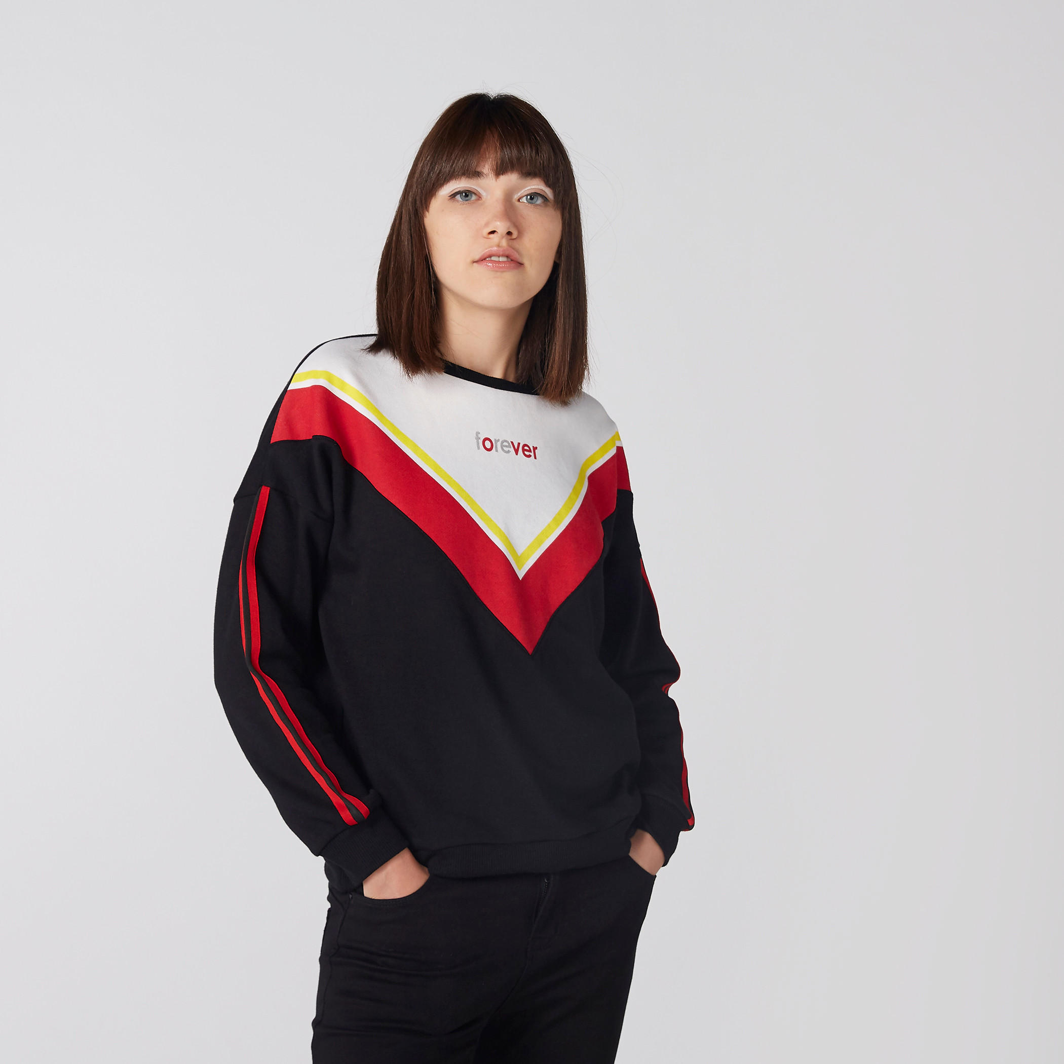 سويت شيرت بياقة مستديرة وأكتاف منسدلة وطبعات-women-winterwear-hoodiesandsweatshirts-sweatshirts-image-4