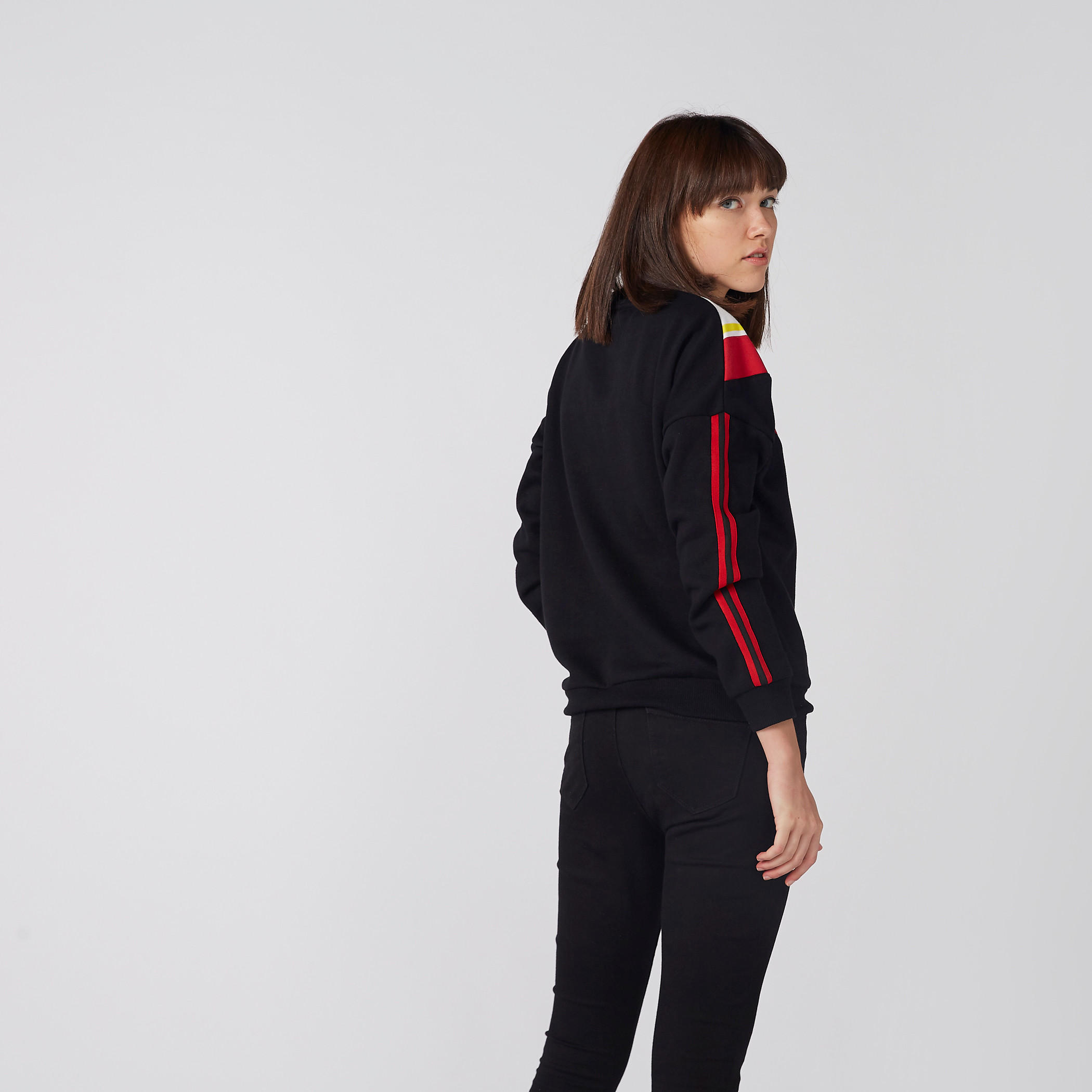سويت شيرت بياقة مستديرة وأكتاف منسدلة وطبعات-women-winterwear-hoodiesandsweatshirts-sweatshirts-image-3