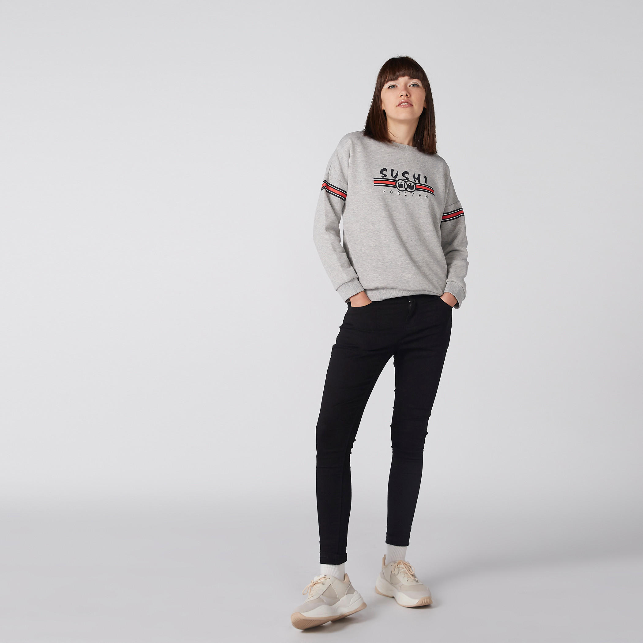 سويت شيرت بياقة مستديرة وأكتاف منسدلة وطبعات-women-winterwear-hoodiesandsweatshirts-sweatshirts-image-3