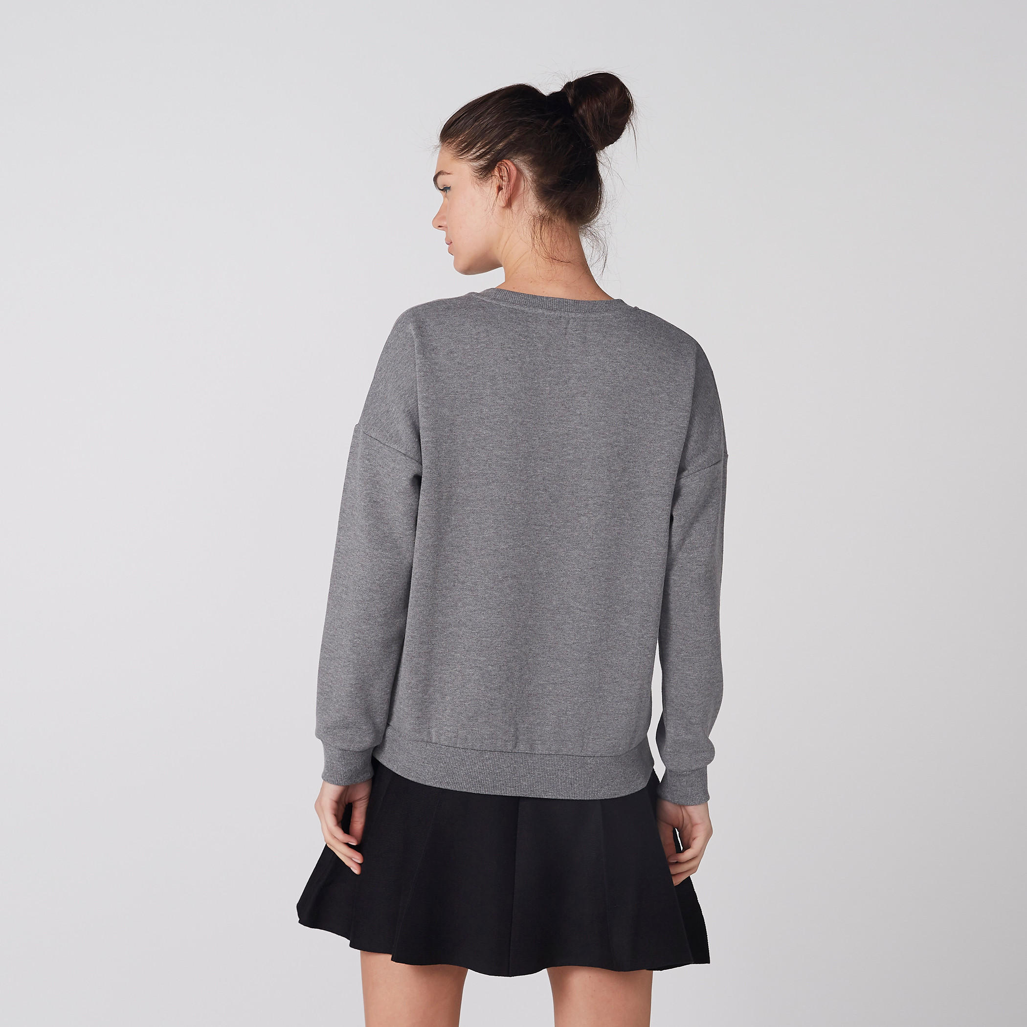 سويت شيرت بياقة مستديرة وطبعات-women-winterwear-hoodiesandsweatshirts-sweatshirts-image-2