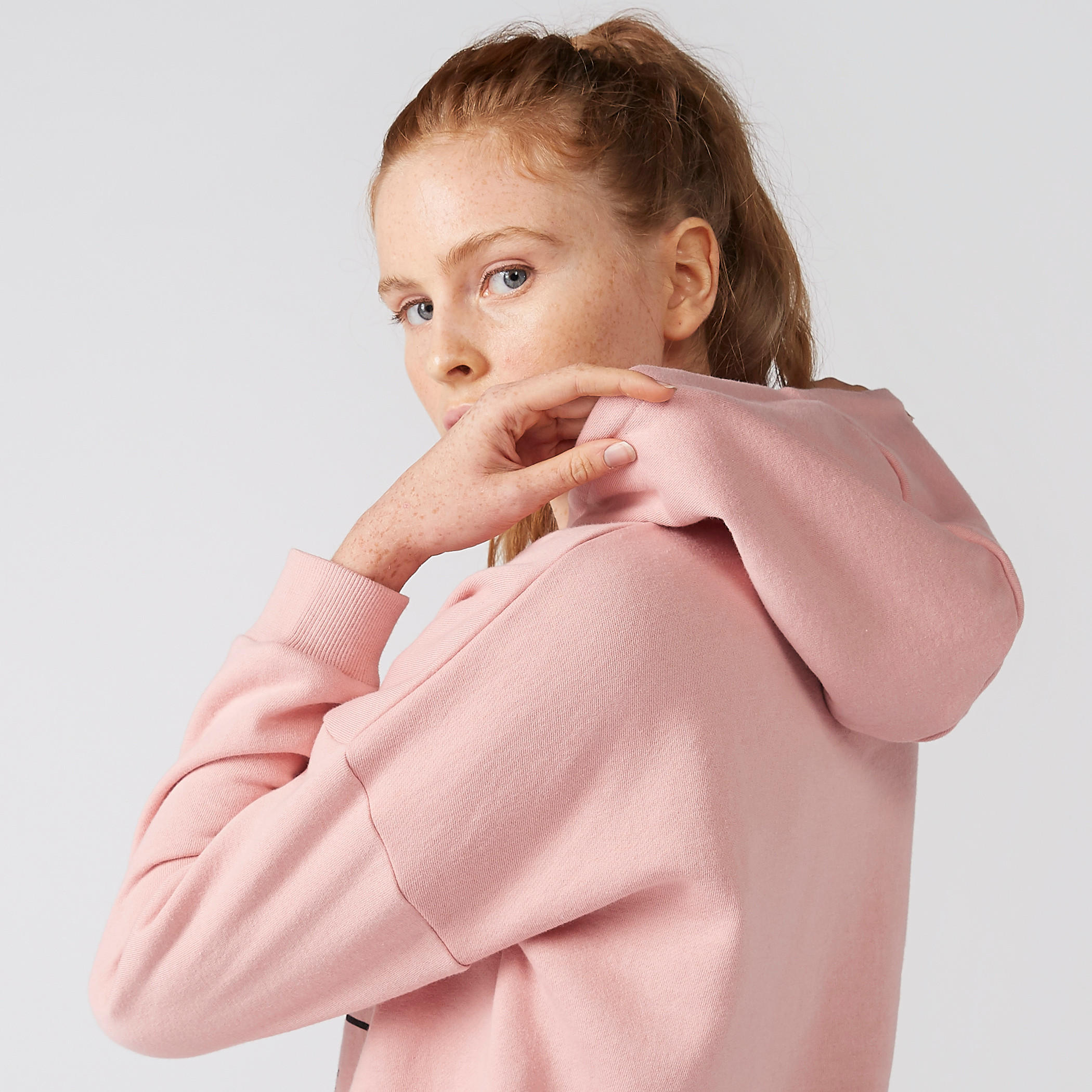 سويت شيرت منقوش بأكمام طويلة وقبعة متصلة-women-winterwear-hoodiesandsweatshirts-hoodies-image-3