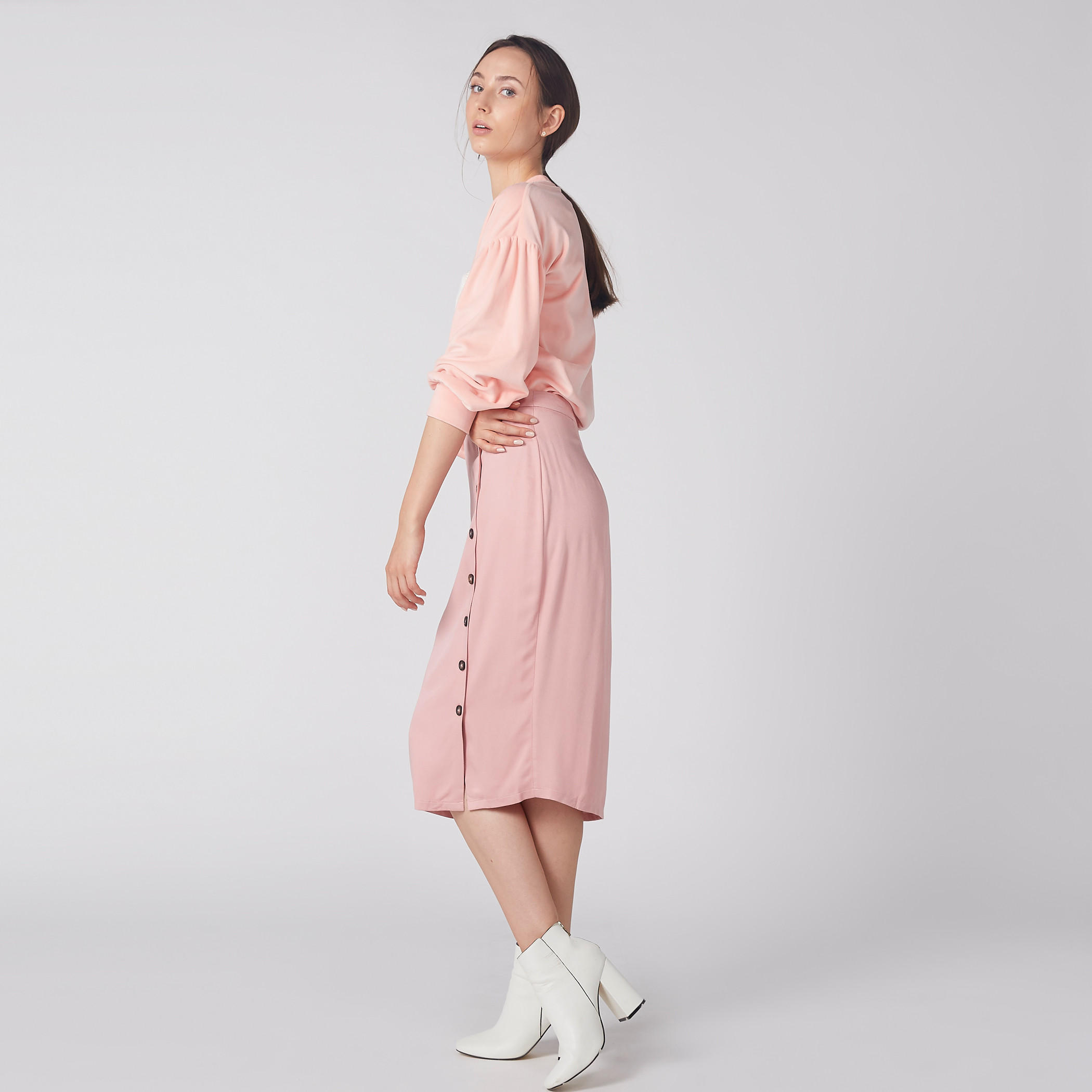 تنورة ضيّقة متوسطة الطول بأزرار-women-clothing-bottoms-skirts-image-8