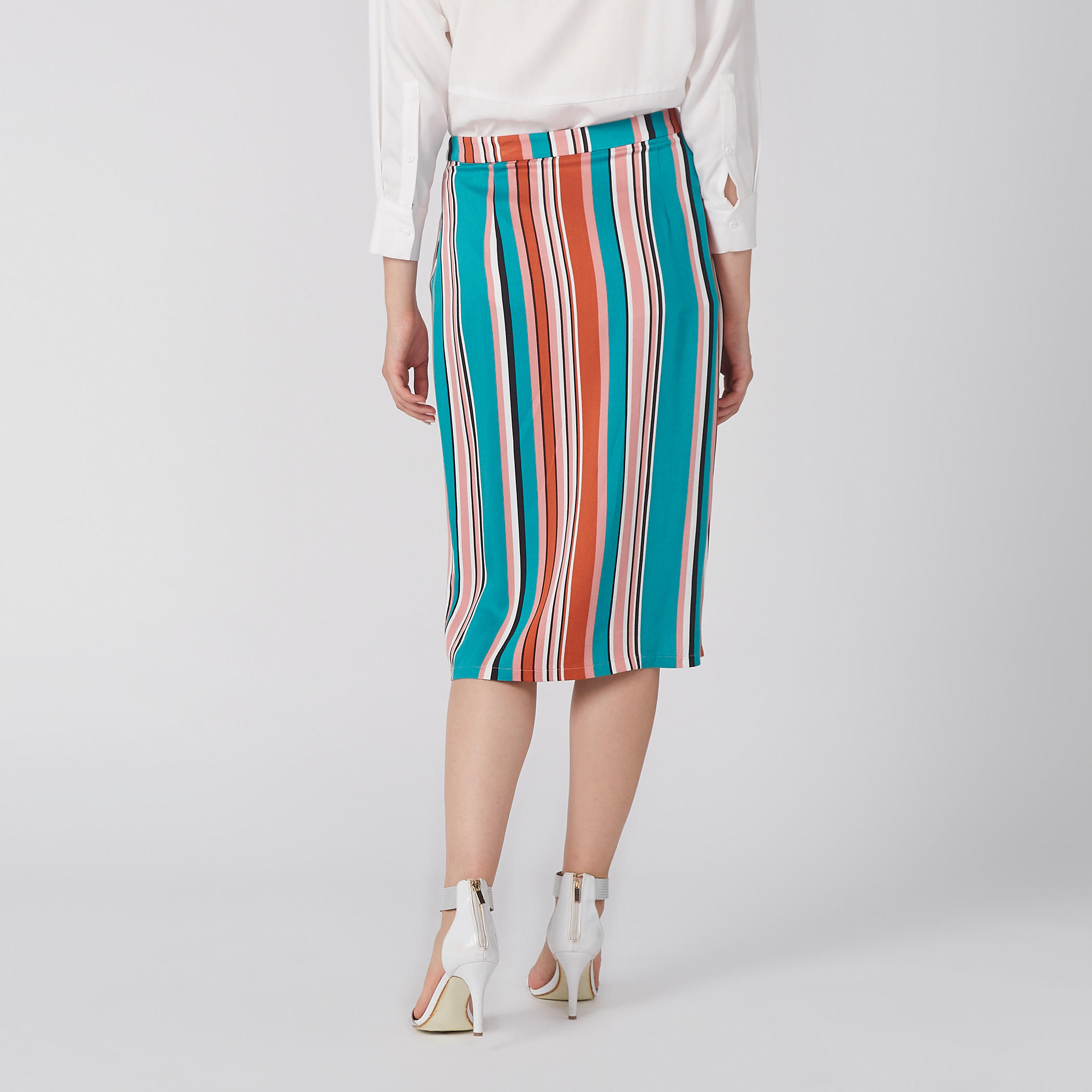تنورة ضيّقة متوسطة الطول بتصميم مقلّم وأزرار-women-clothing-bottoms-skirts-image-2