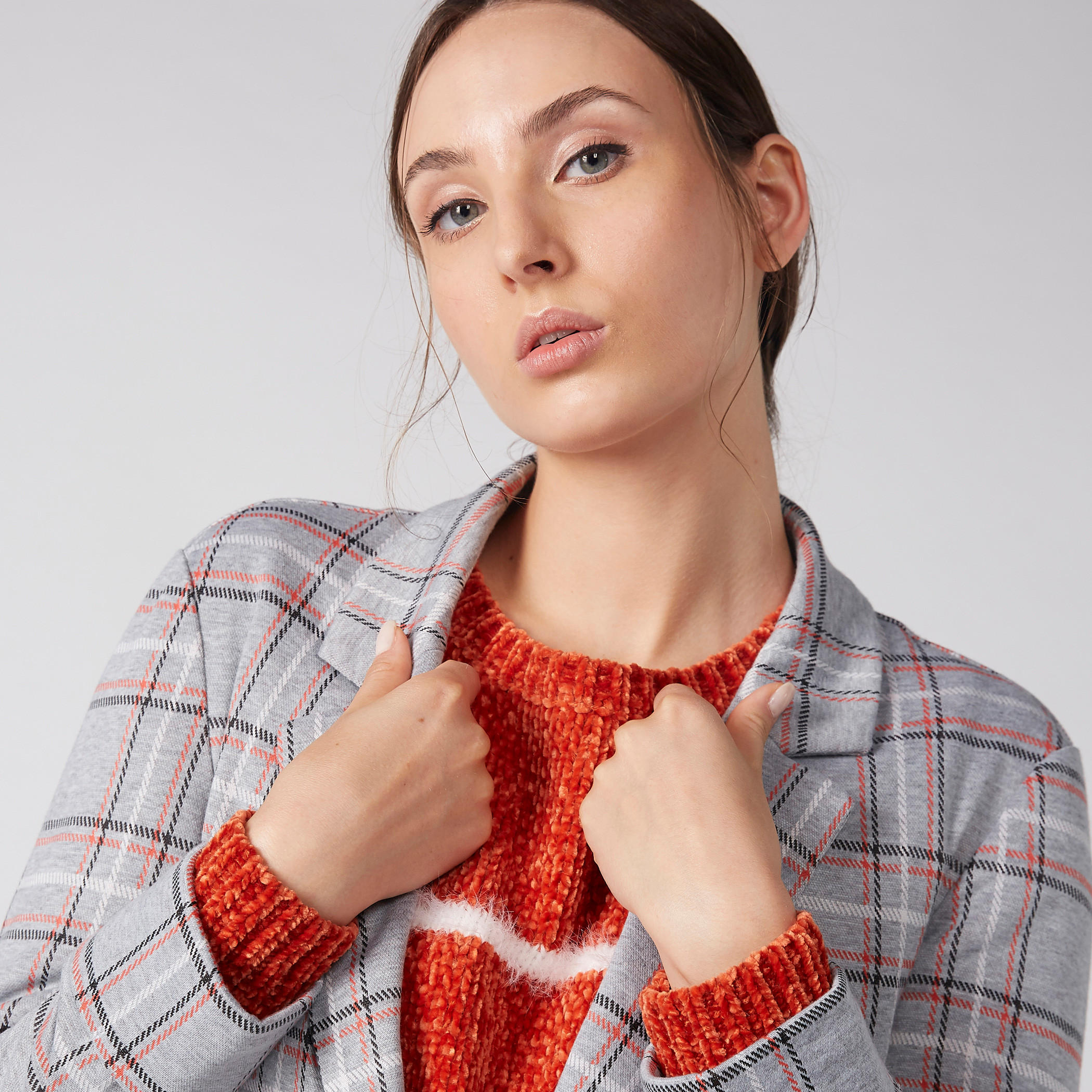 جاكيت كاروهات بأكمام طويلة وزر إغلاق وجيوب-women-winterwear-coatsandjackets-jackets-image-5