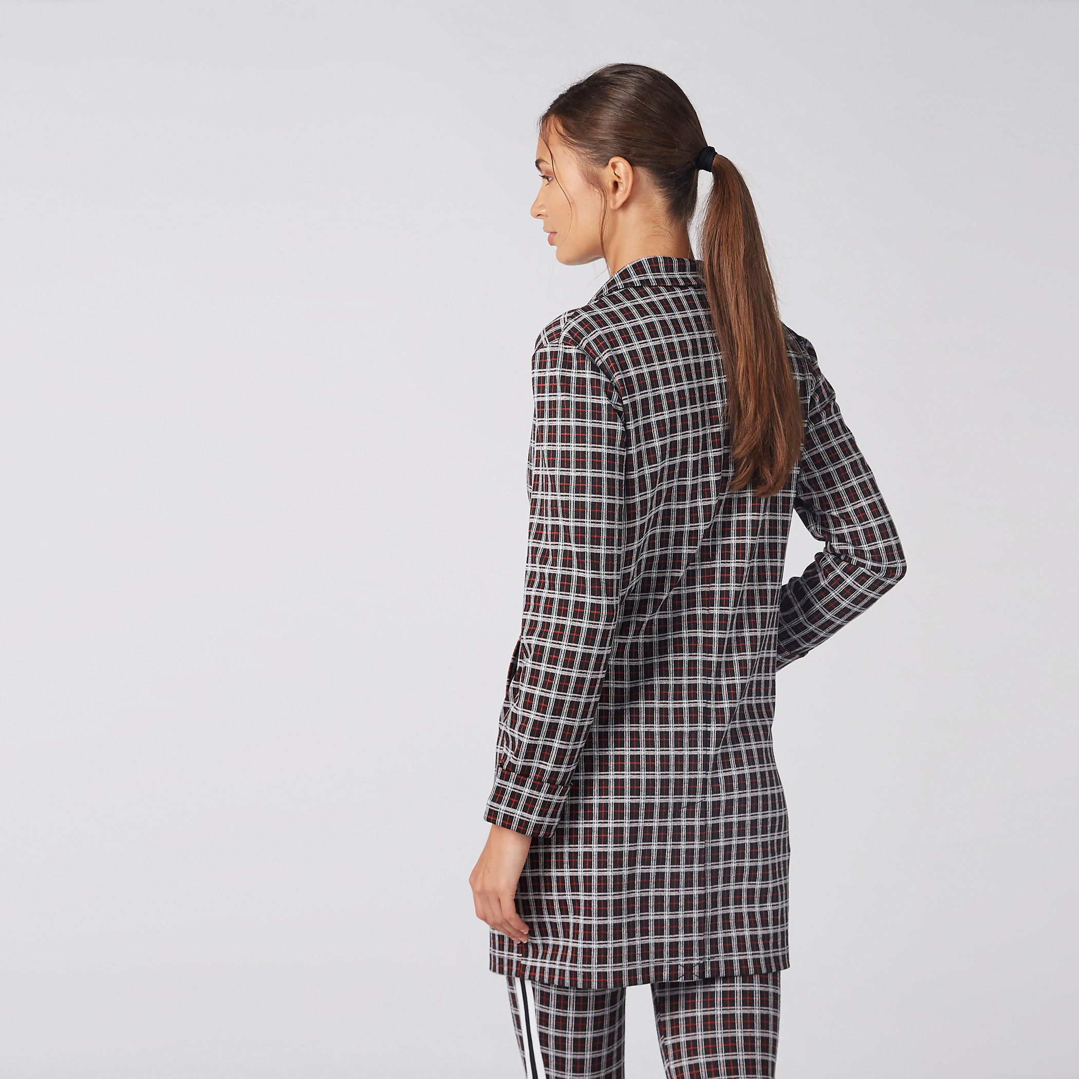 جاكيت كاروهات بزر إغلاق وجيوب-women-winterwear-coatsandjackets-jackets-image-1