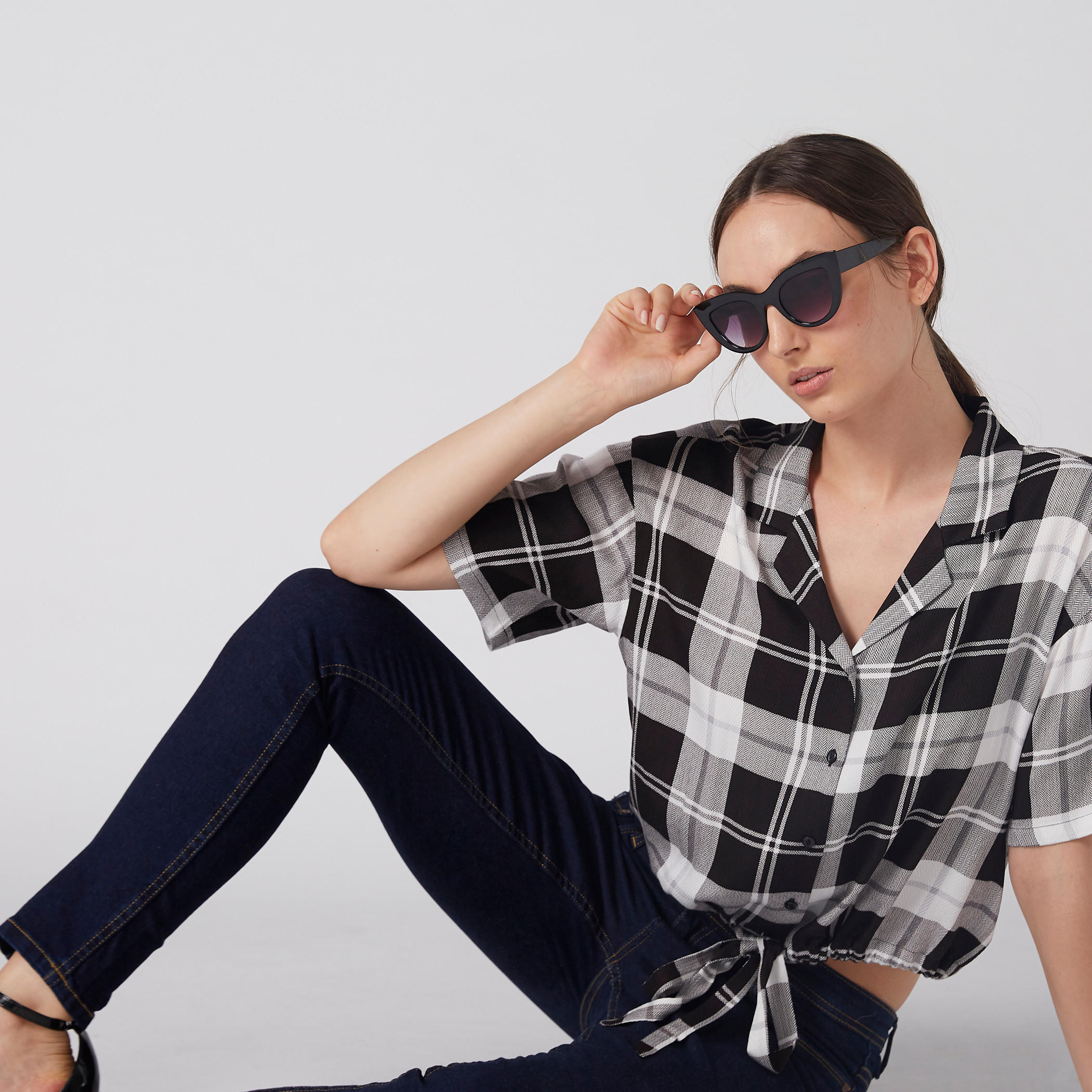 قميص كاروهات قصير بأكمام قصيرة وأربطة-women-clothing-shirtsandblouses-shirts-image-1