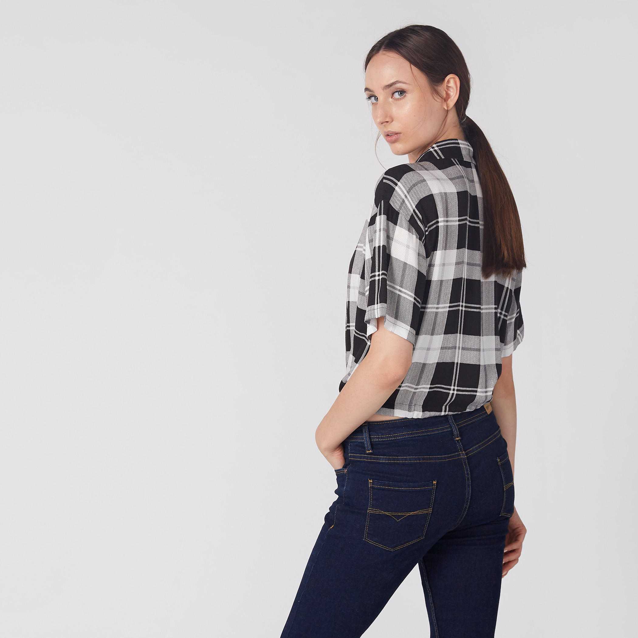 قميص كاروهات قصير بأكمام قصيرة وأربطة-women-clothing-shirtsandblouses-shirts-image-3