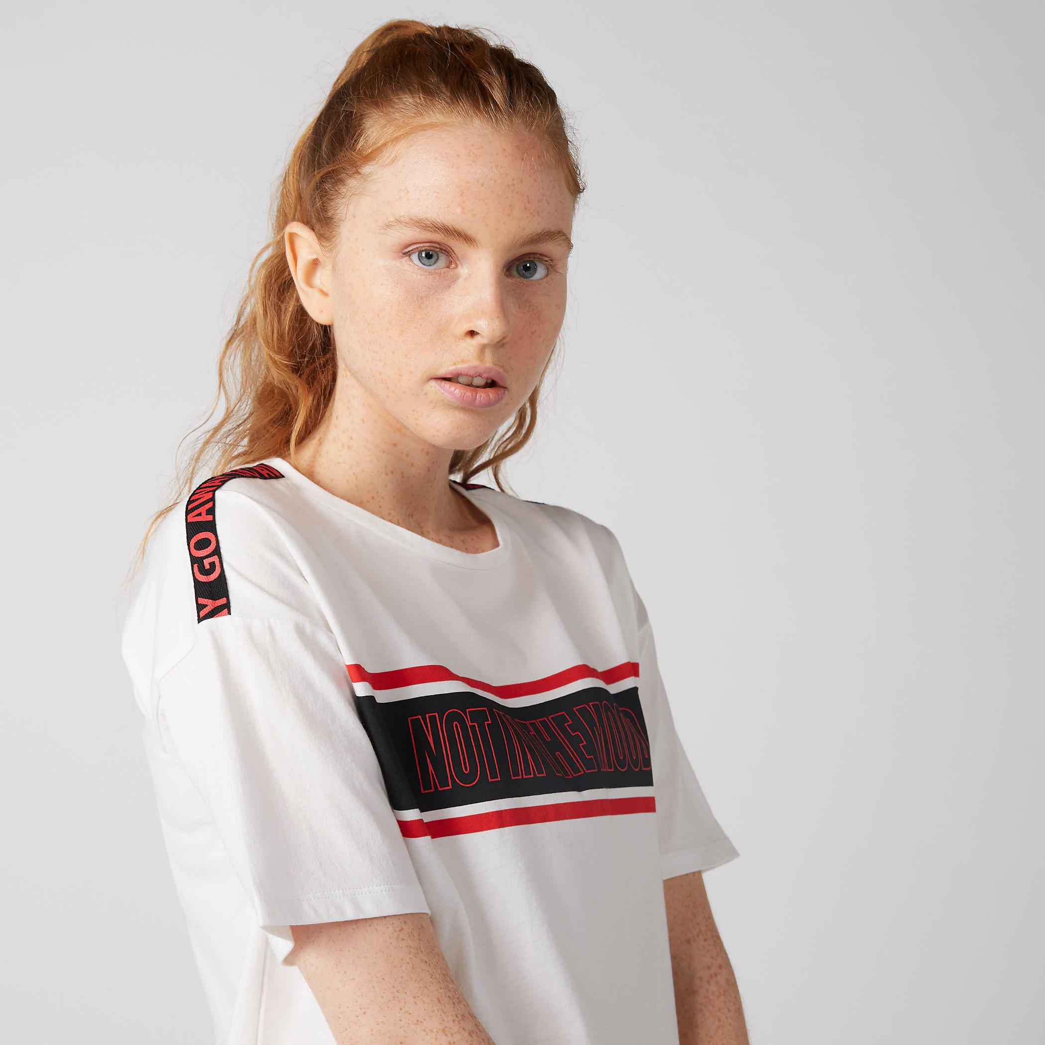 تيشيرت بأكتاف منسدلة وطبعات-women-clothing-tshirts-image-2
