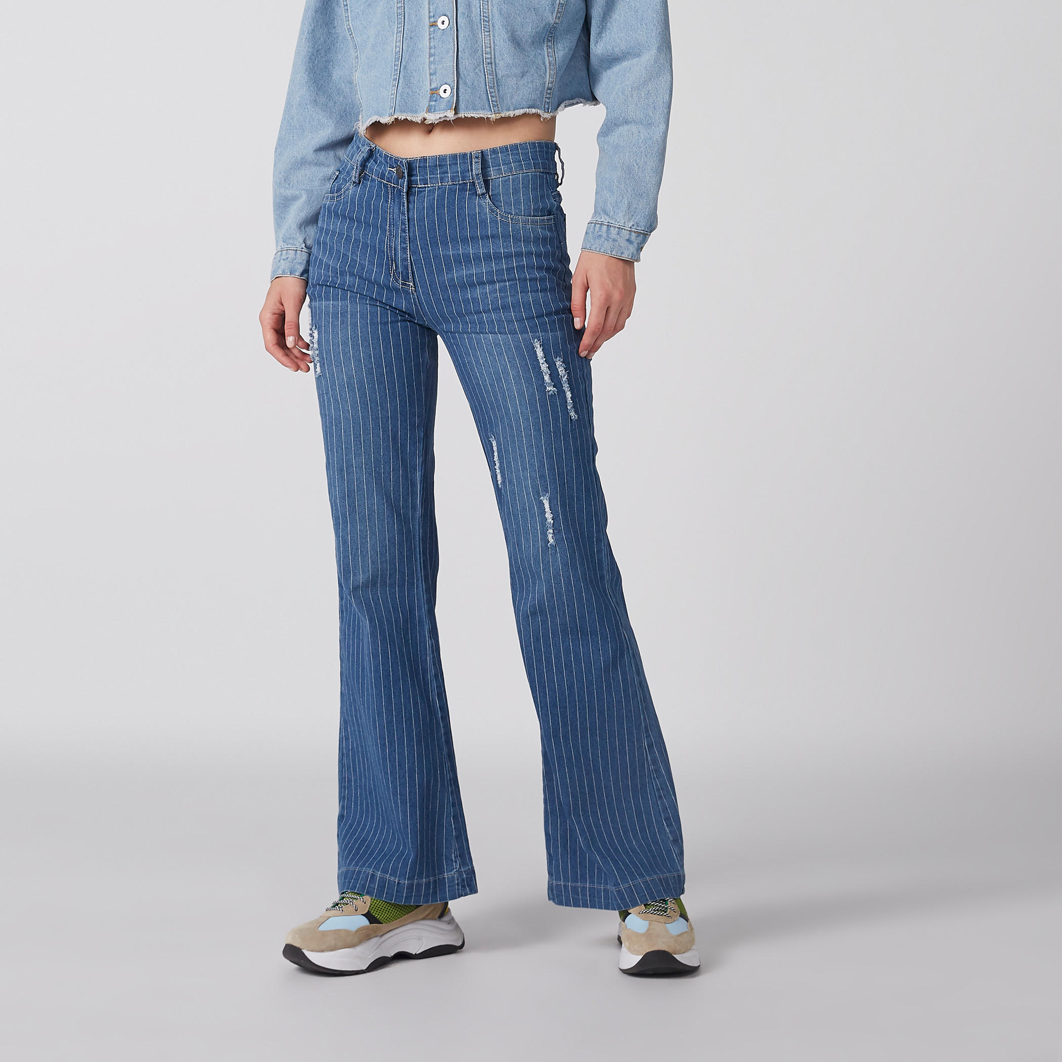 بنطال جينز مقلّم بقصّة البوت بزر إغلاق وجيوب-women-clothing-bottoms-jeans-image-3