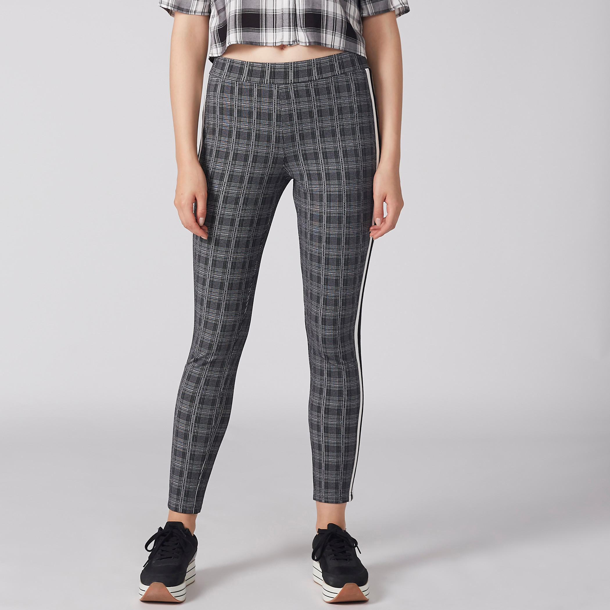بنطال كاروهات بخصر مطاطي-women-clothing-bottoms-trousers-image-1