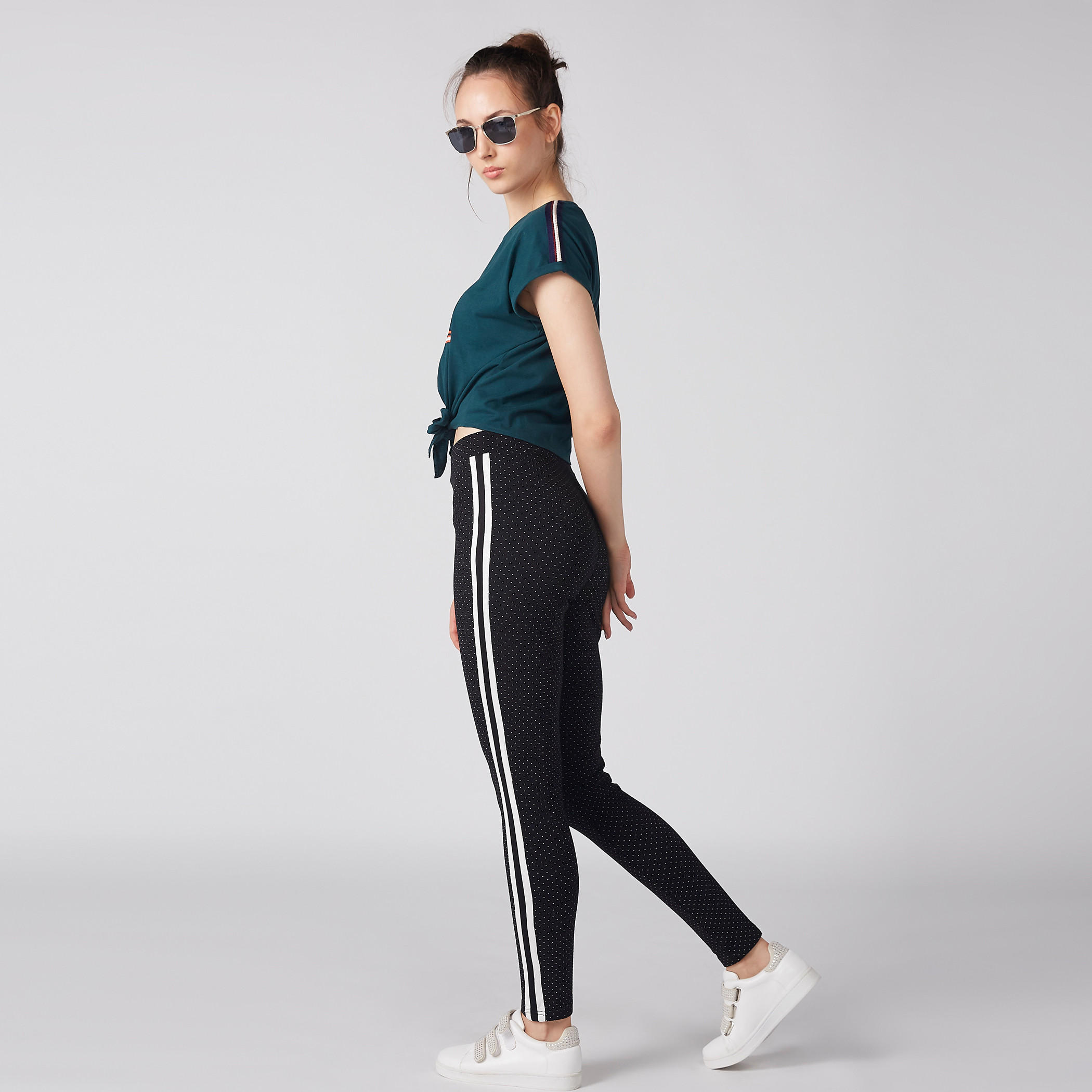 ليقنز طويل بطبعات منقطة-women-clothing-bottoms-leggings-image-5