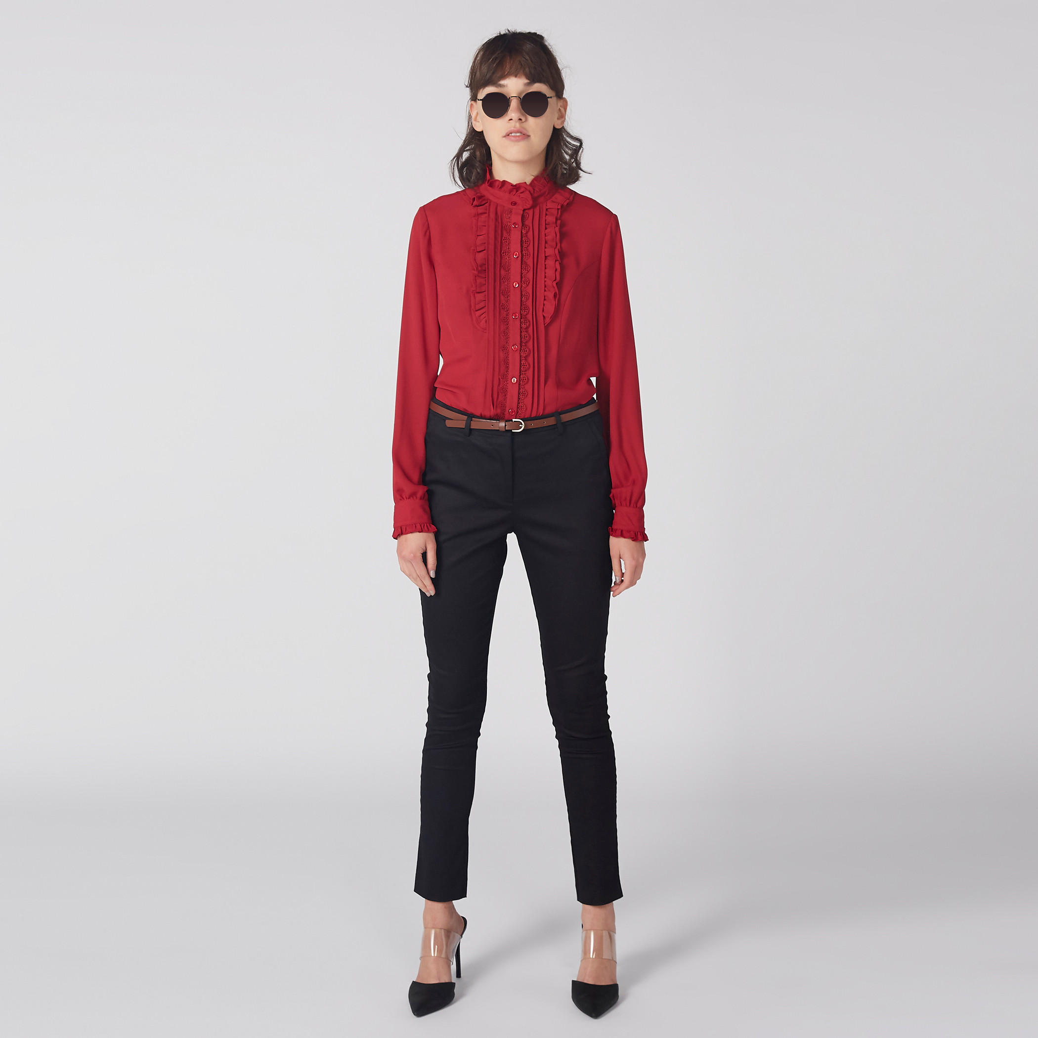 قميص بياقة عالية وأكمام طويلة وتفاصيل دانتيل وكشكش-women-clothing-shirtsandblouses-shirts-image-5