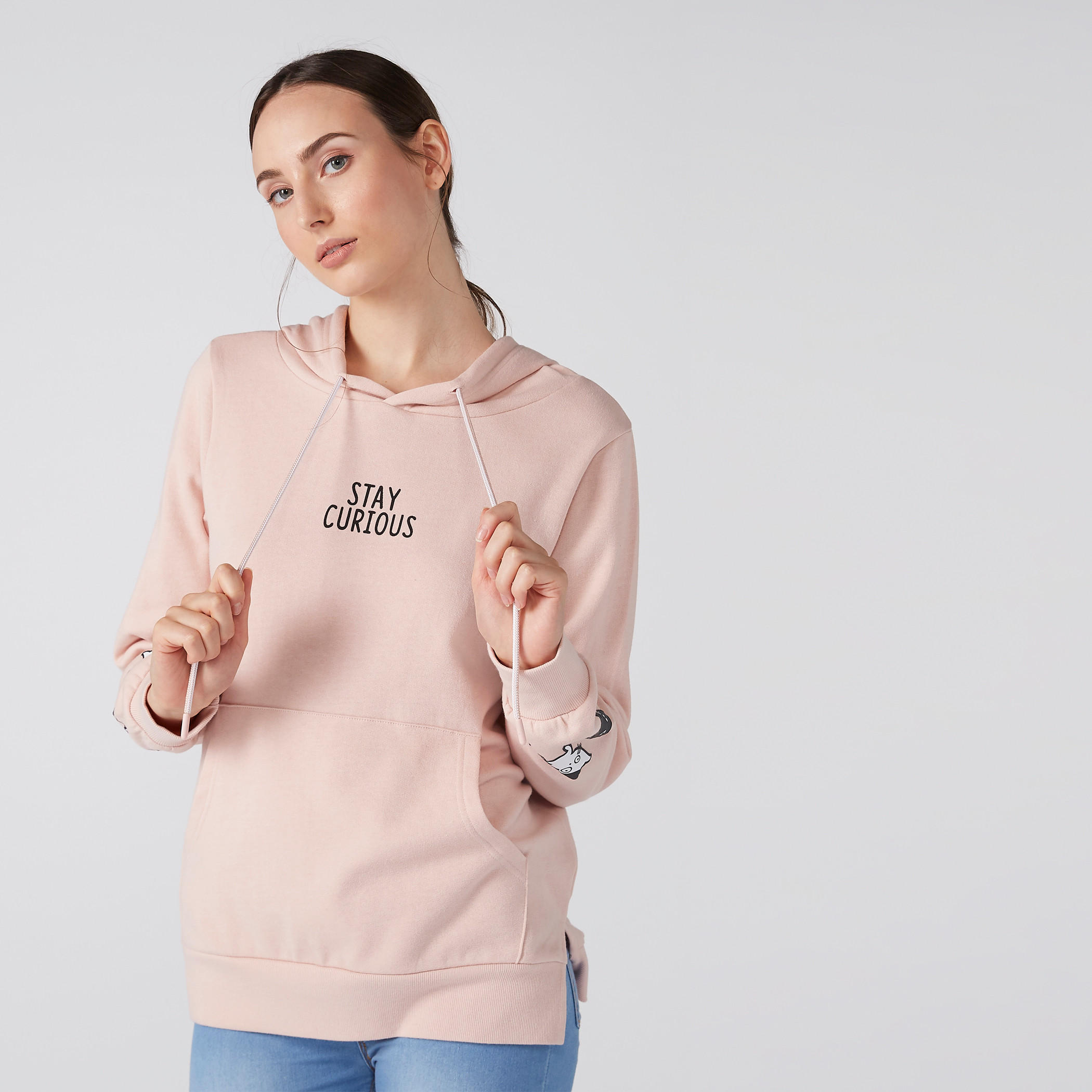 سويت شيرت بأكمام طويلة وقبعة وطبعات وجيب كانجارو-women-winterwear-hoodiesandsweatshirts-hoodies-image-3
