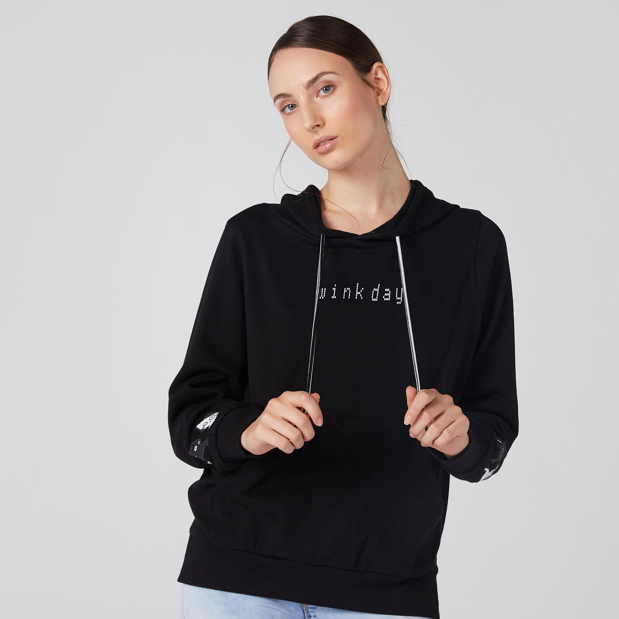 سويت شيرت بقبعة وأكمام طويلة وطبعات-women-winterwear-hoodiesandsweatshirts-hoodies-image-3