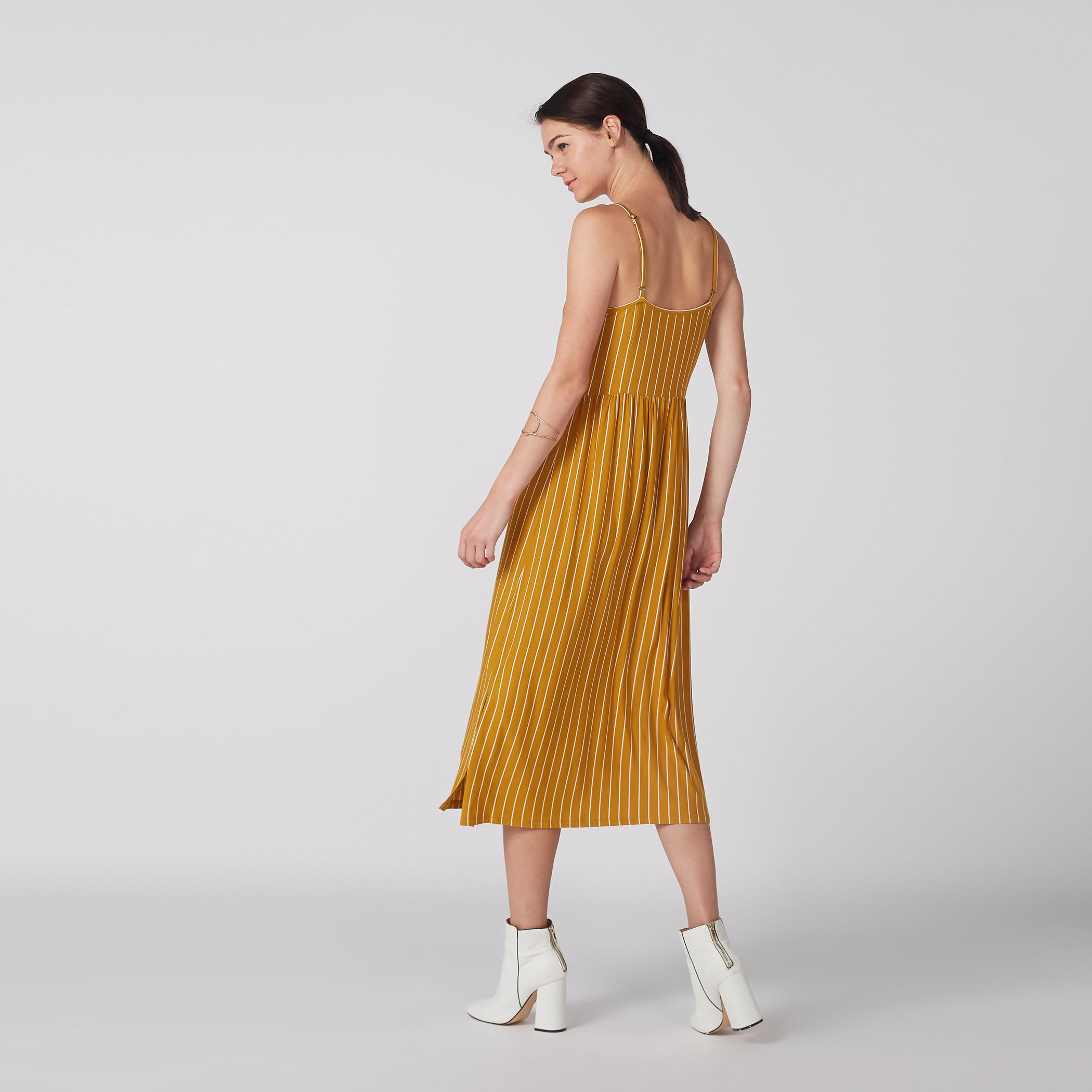 فستان مقلم متوسط الطول دون أكمام بحمّالات رفيعة وأزرار-women-clothing-dresses-image-4