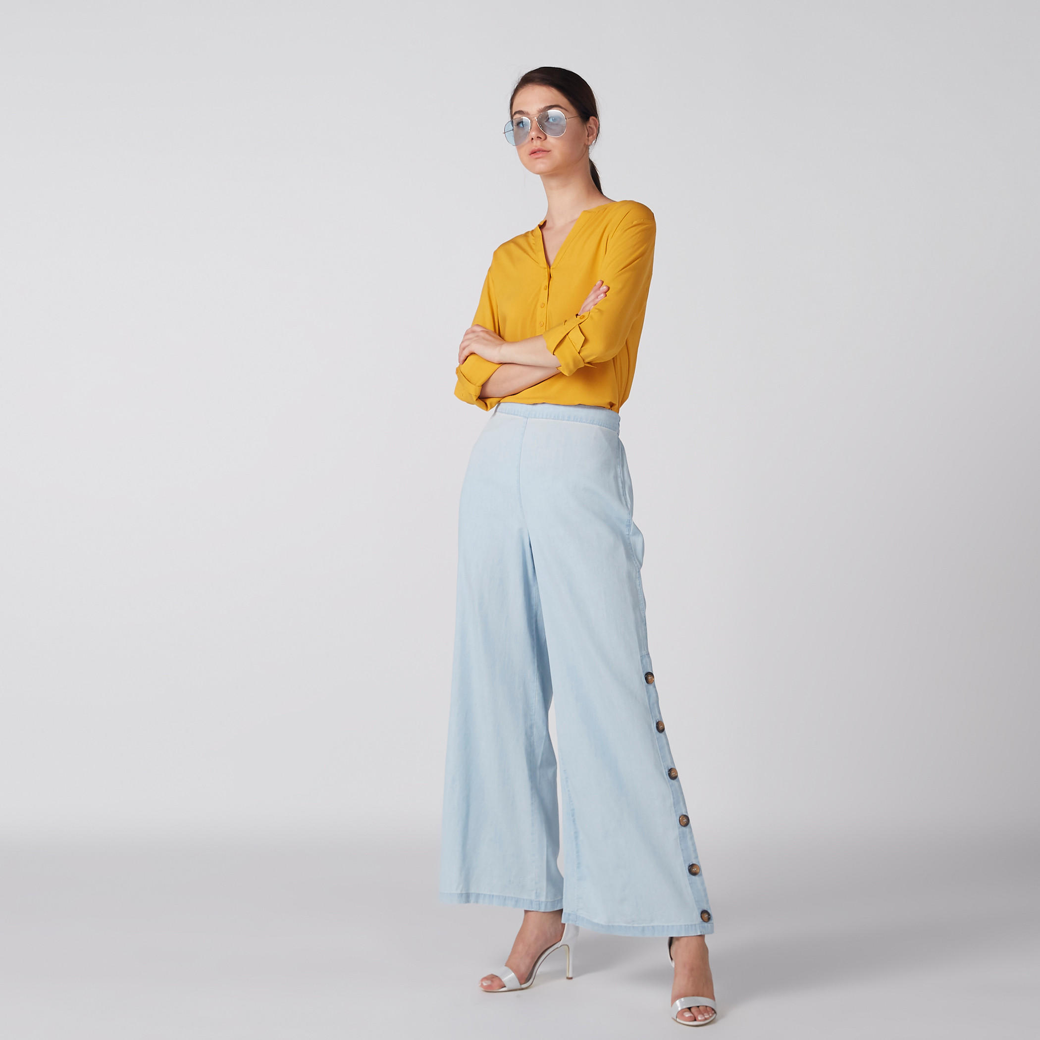 بنطال بالازو بخصر مطاطي وأزرار-women-clothing-bottoms-trousers-image-1