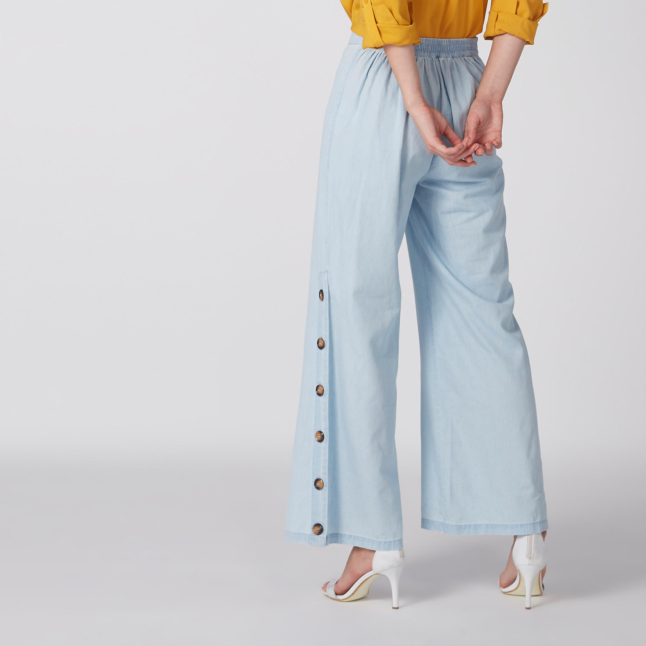 بنطال بالازو بخصر مطاطي وأزرار-women-clothing-bottoms-trousers-image-4