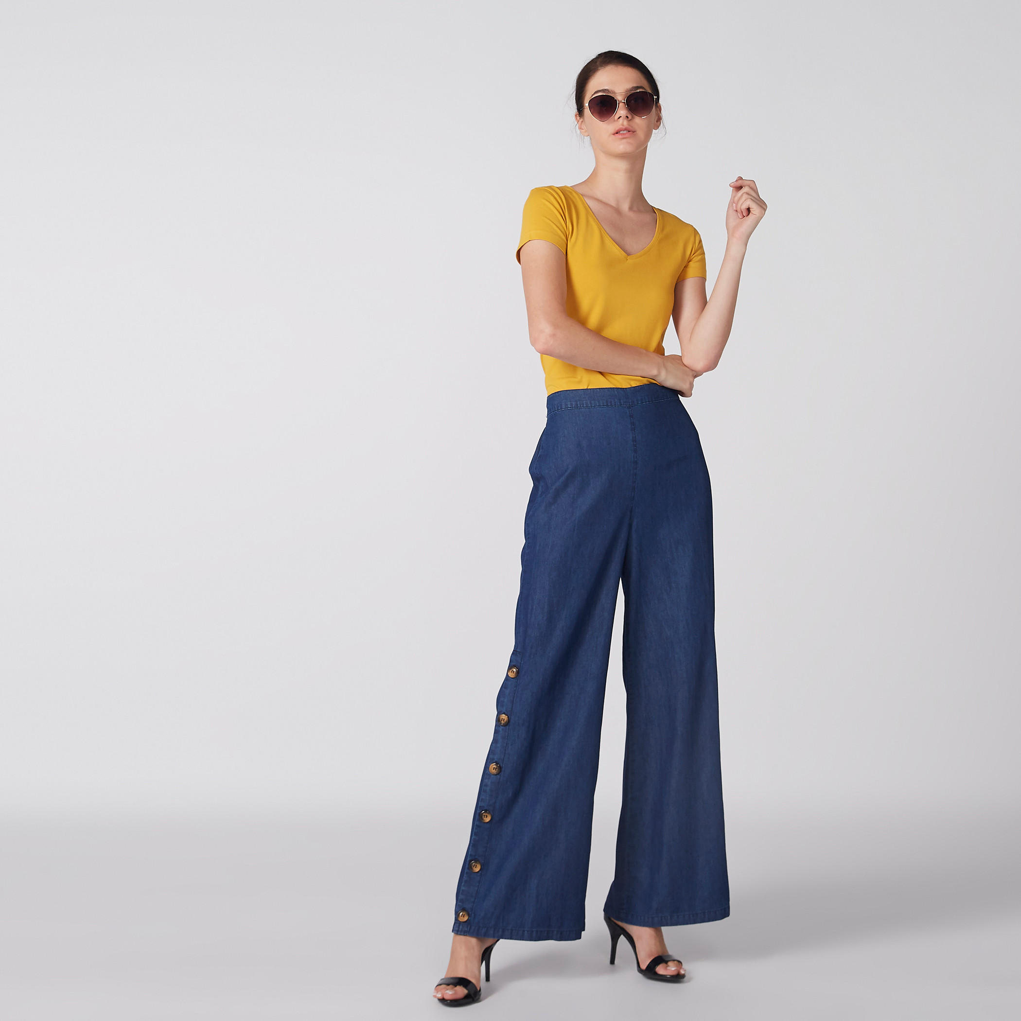 بنطال بالازو بخصر مطاطي وأزرار-women-clothing-bottoms-trousers-image-2