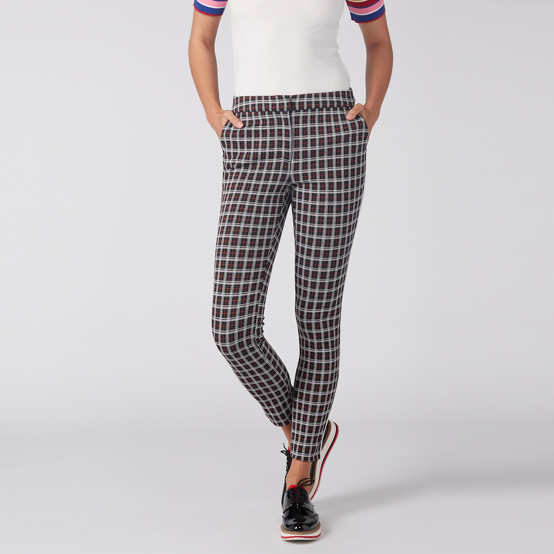 بنطال كاروهات بجيوب-women-clothing-bottoms-trousers-image-1