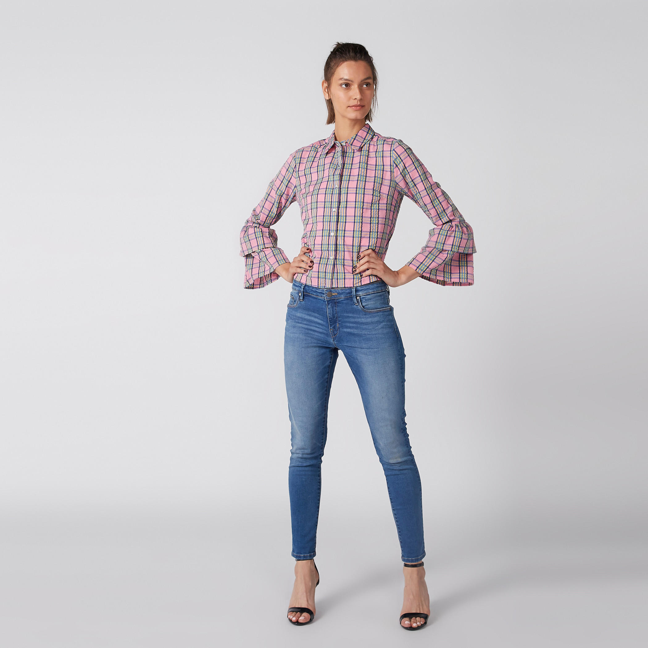 قميص كاروهات بأكمام واسعة وأزرار-women-clothing-shirtsandblouses-shirts-image-3