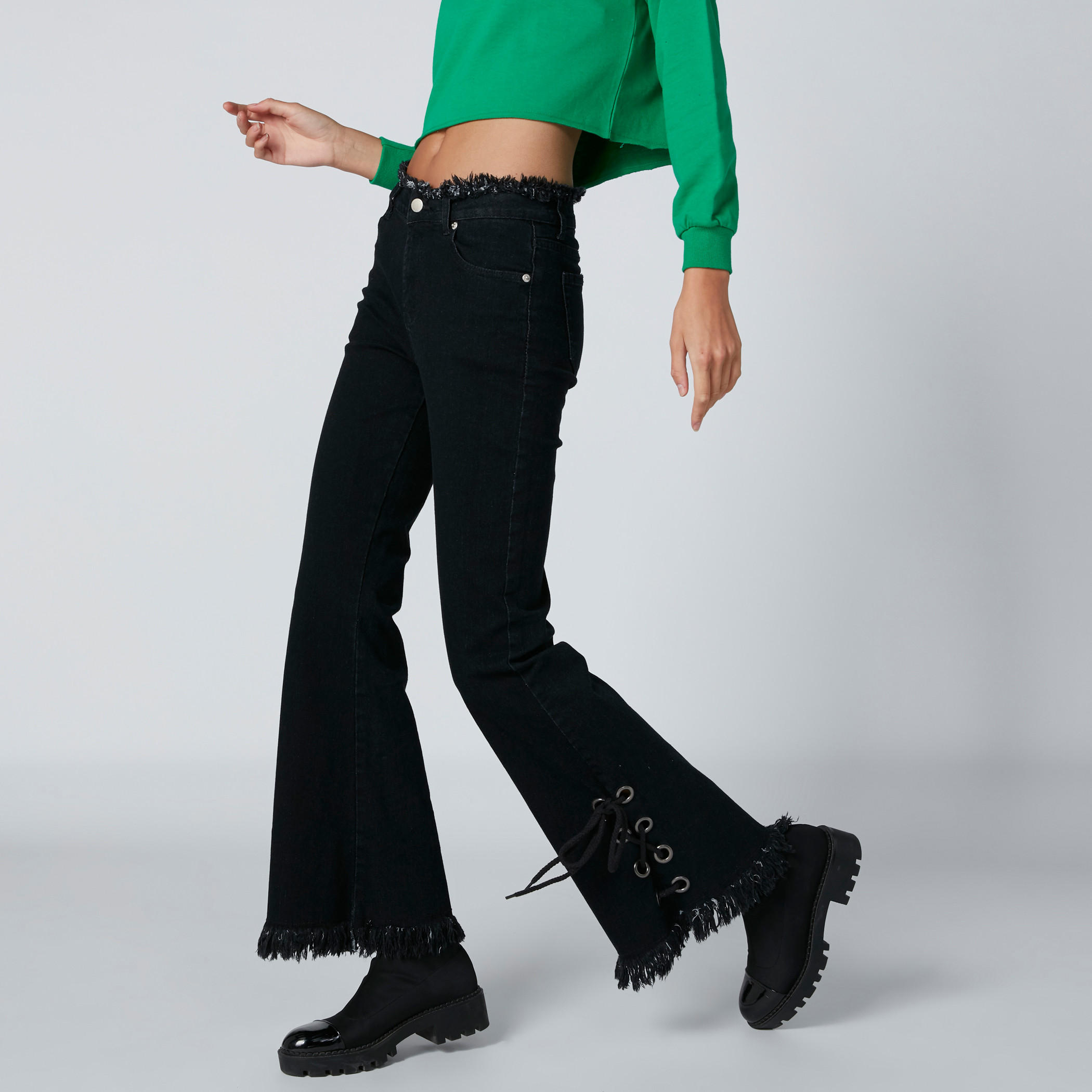جينز بجيوب بقصّة تلائم الأحذية الطويلة وحلقات حزام-women-clothing-bottoms-jeans-image-1