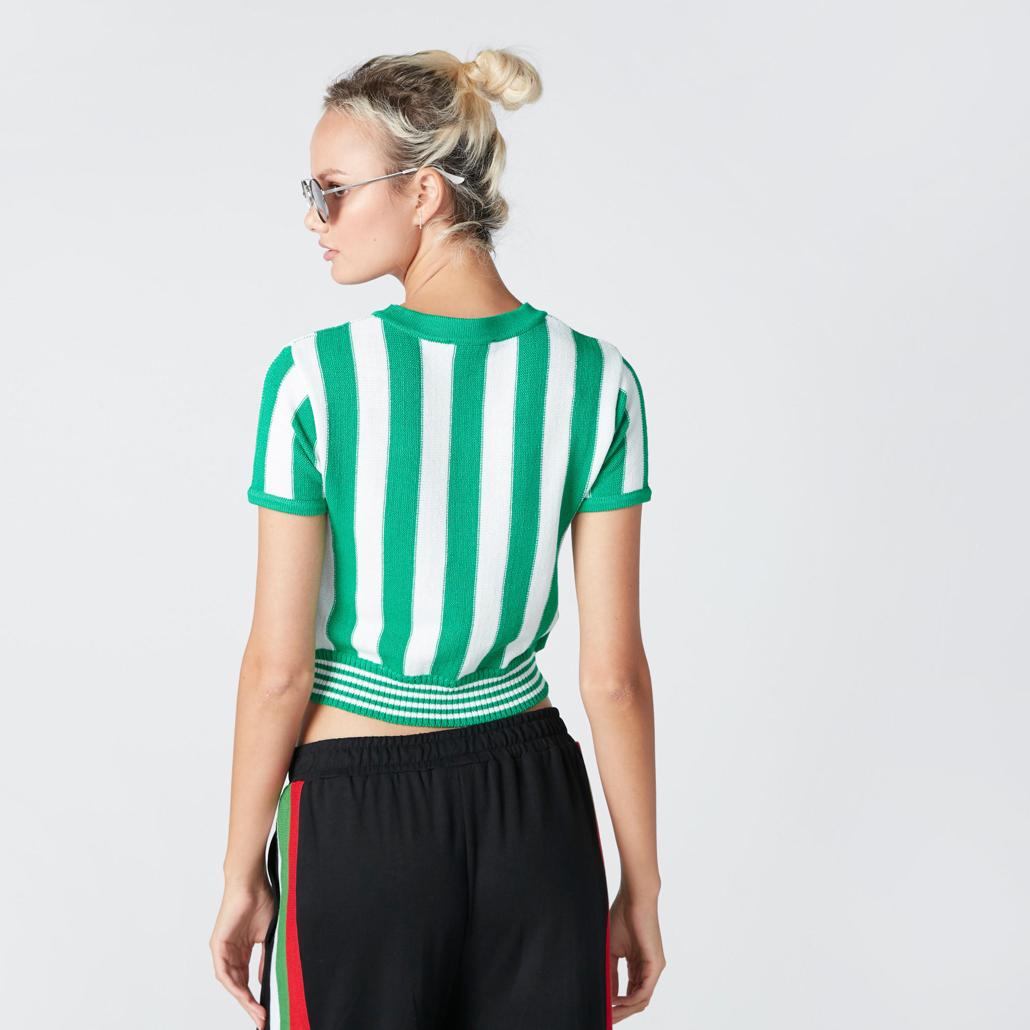 بلوزة قصيرة مقلّمة بياقة مستديرة وأكمام قصيرة-women-clothing-shirtsandblouses-blouses-image-2