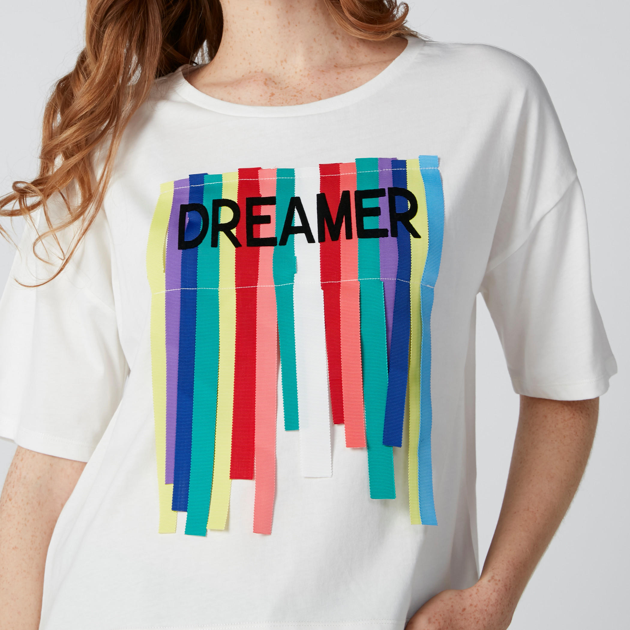 تيشيرت بياقة مستديرة وأكمام قصيرة وطبعات دريمر-women-clothing-tshirts-image-1