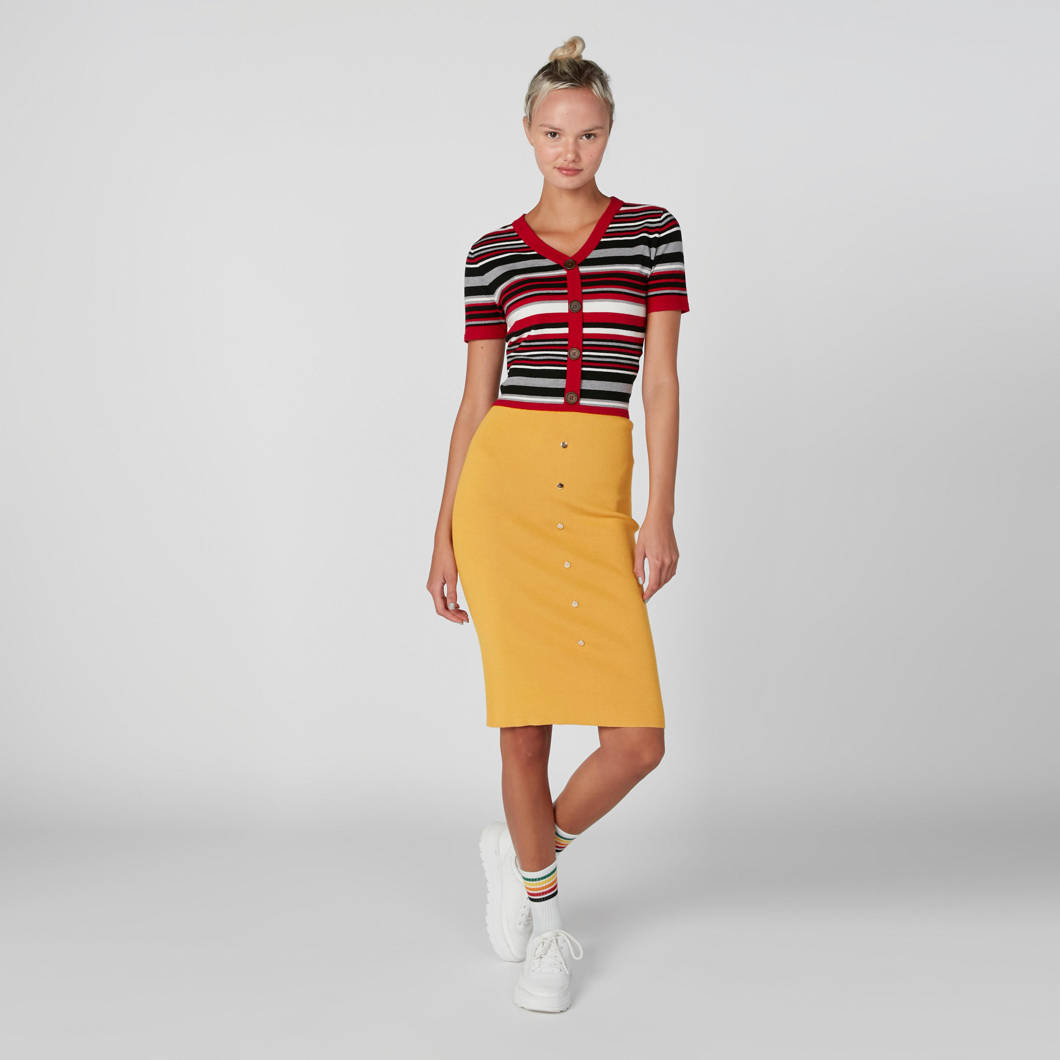 تنورة متوسطة الطول بقصّة ضيّقة وأزرار-women-clothing-bottoms-skirts-image-9