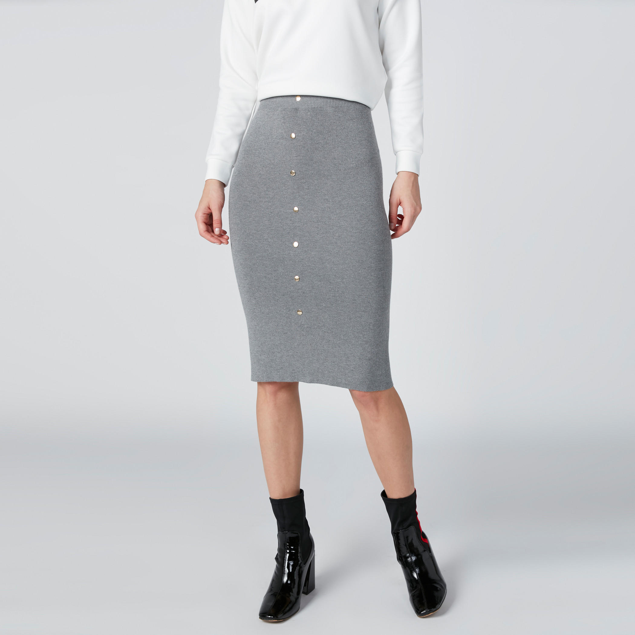 تنورة متوسطة الطول بقصّة ضيّقة وأزرار-women-clothing-bottoms-skirts-image-2