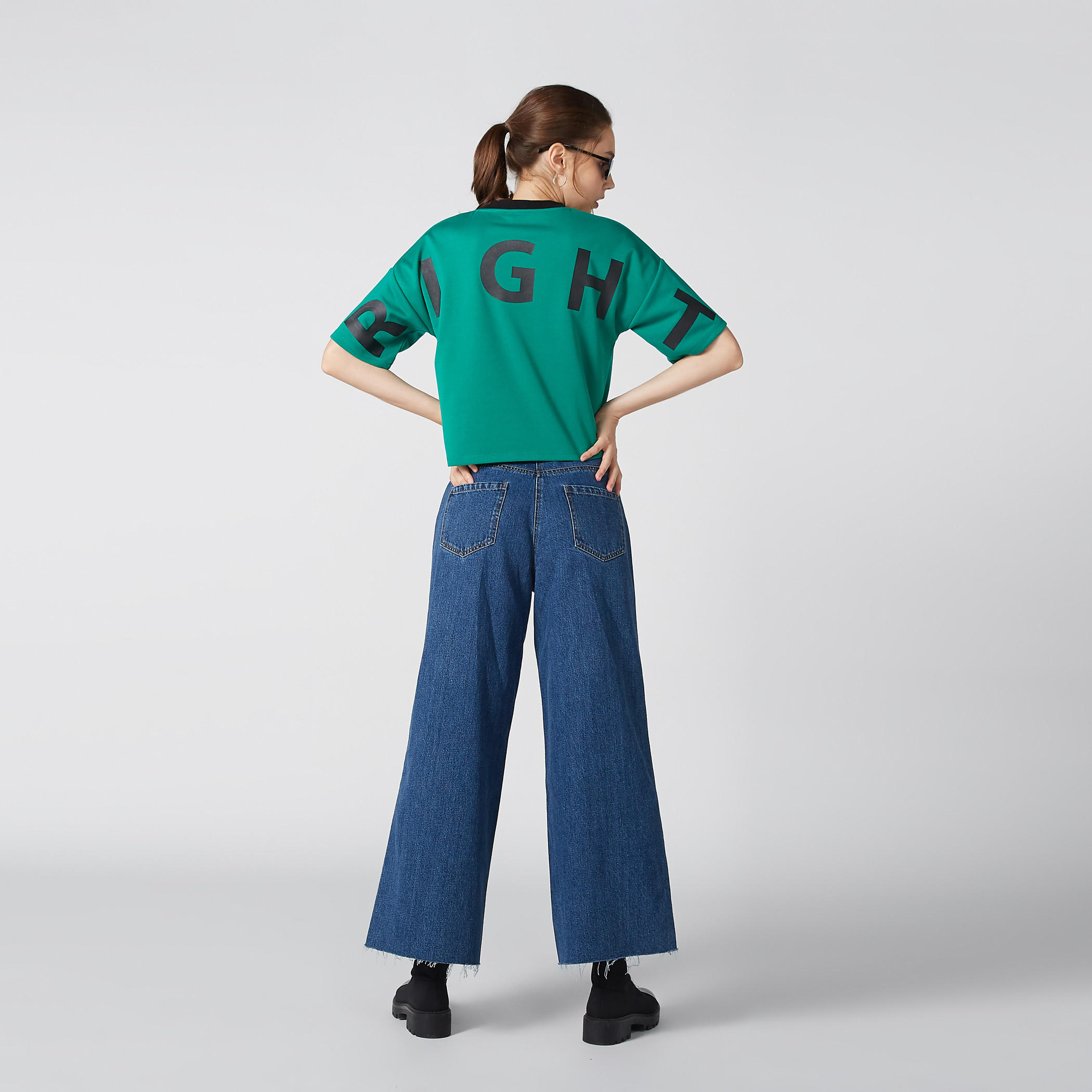 تيشيرت فضفاض بأكمام قصيرة وطبعات يو آر رايت-women-clothing-tshirts-image-2