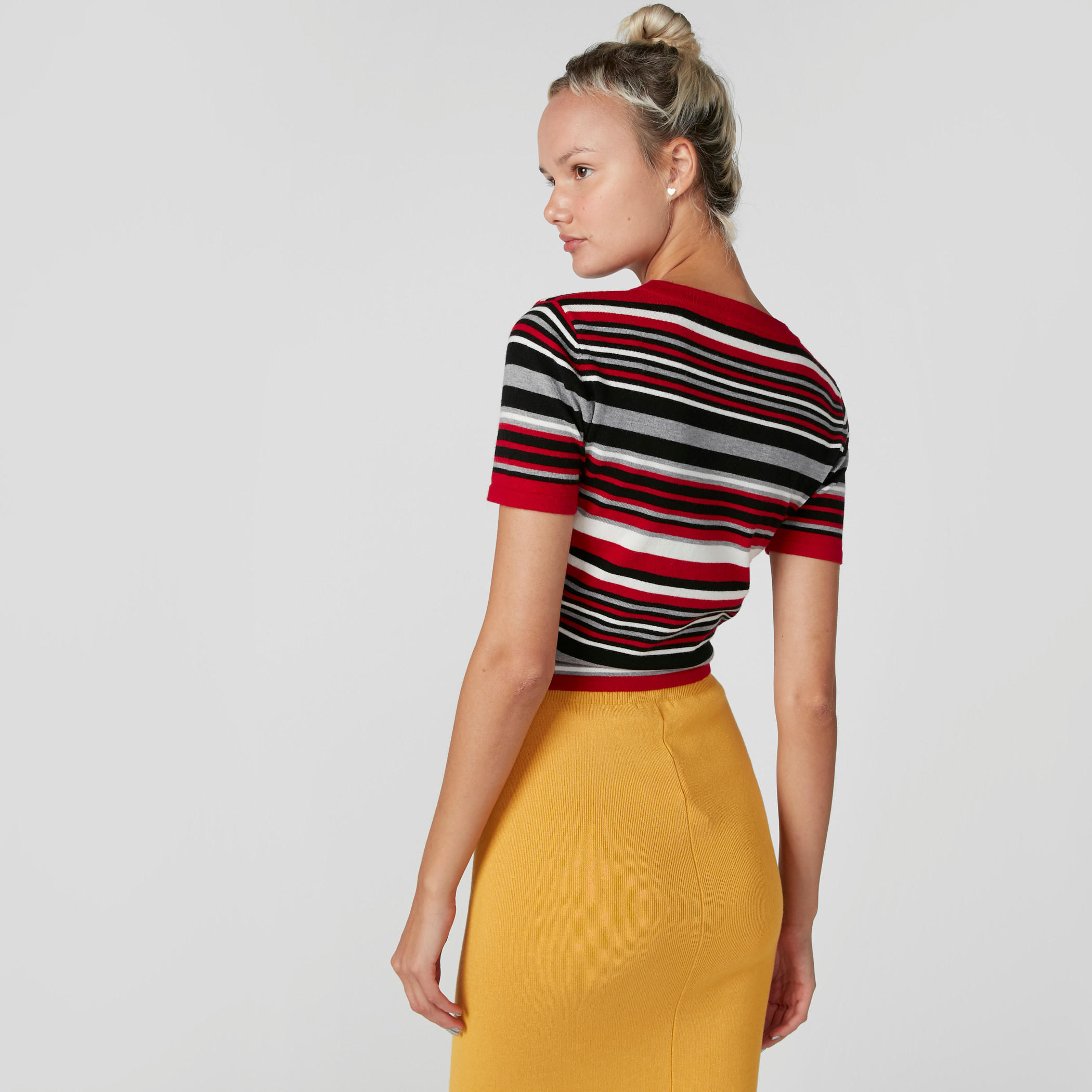 تيشيرت مقلّم بياقة V وأكمام قصيرة-women-clothing-shirtsandblouses-shirts-image-2