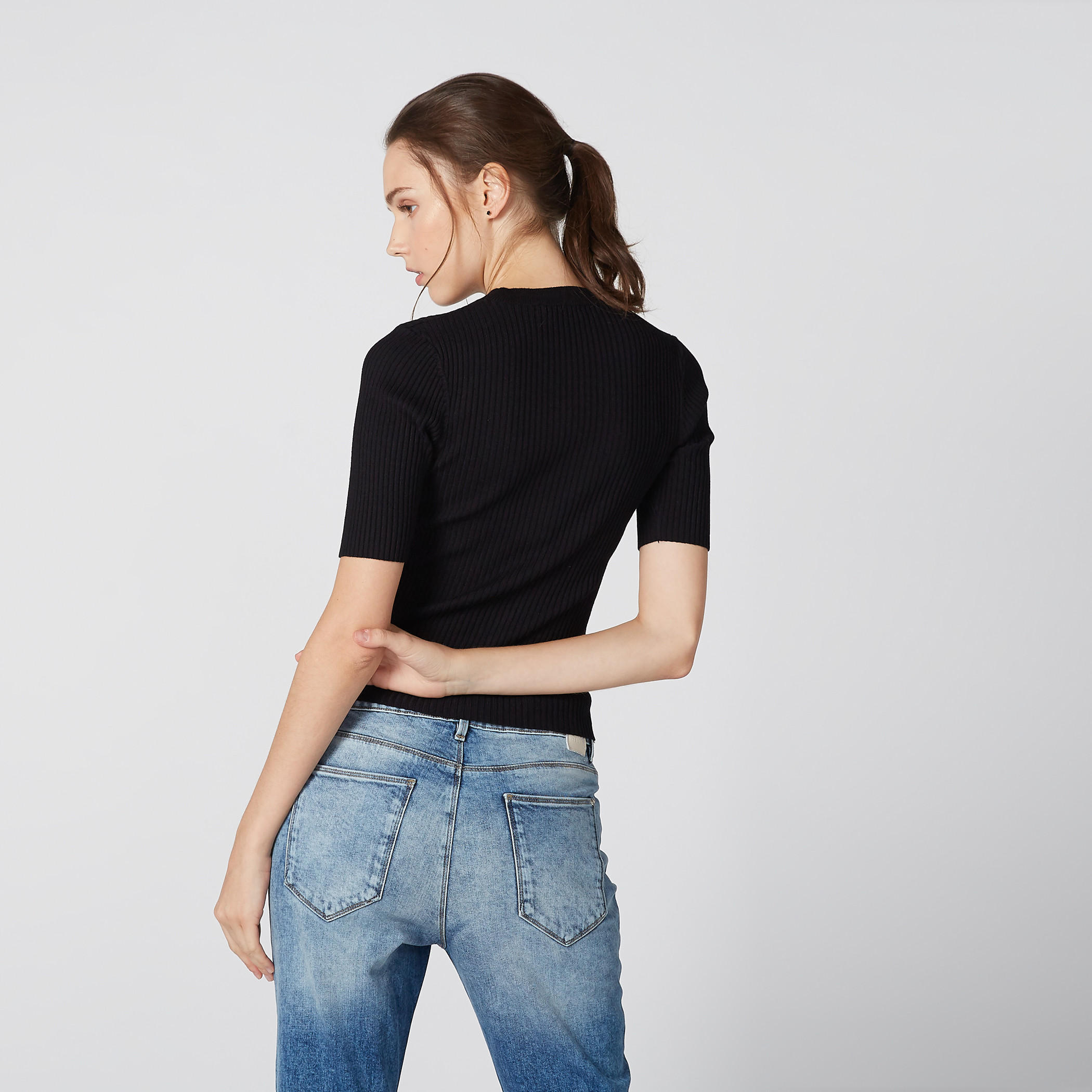 بلوزة مضلّعة بياقة طوق وأكمام قصيرة-women-clothing-shirtsandblouses-blouses-image-3