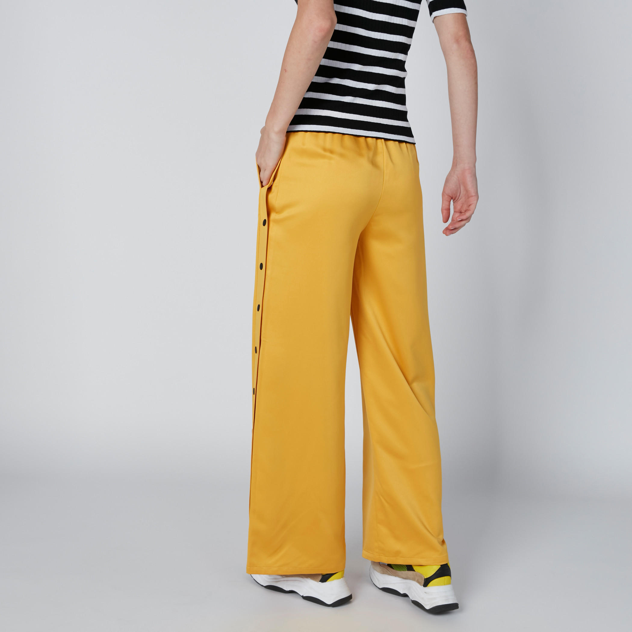 بنطال بالازو بقصّة بوت وشريطة جانبية-women-clothing-bottoms-trousers-image-4