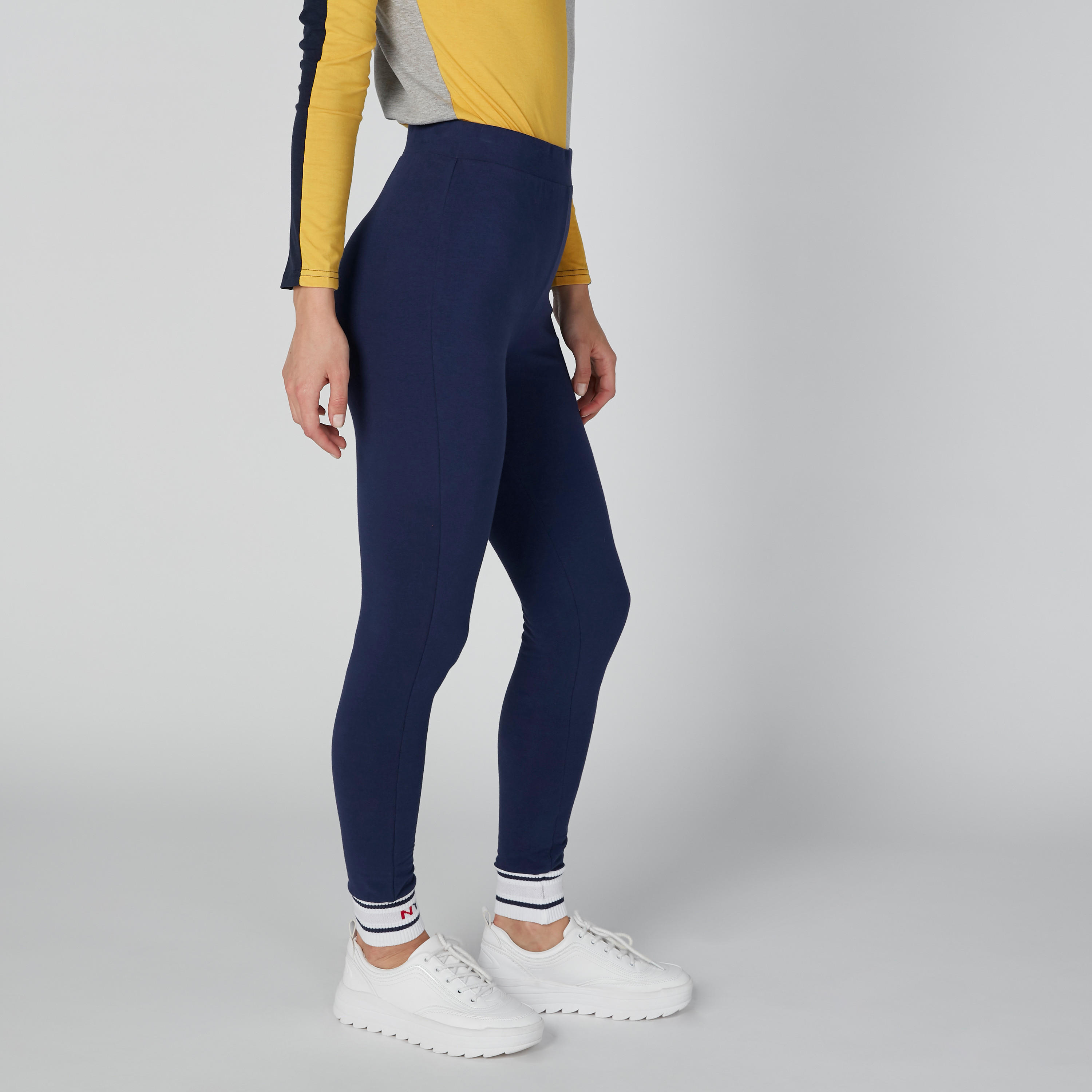 بنطال رياضي بخصر مطاطي وأساور مطّاطية بطبعات-women-clothing-bottoms-joggers-image-11