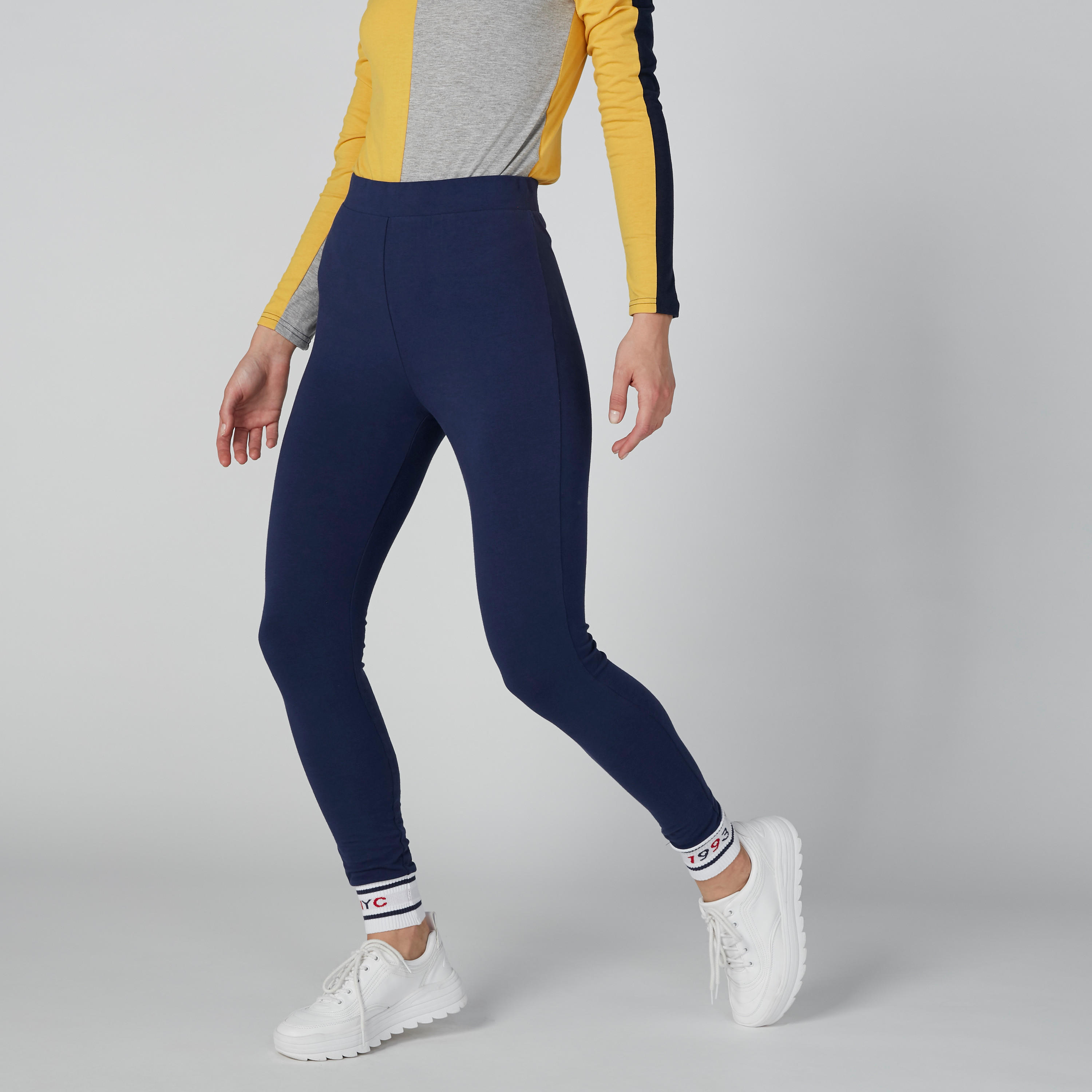 بنطال رياضي بخصر مطاطي وأساور مطّاطية بطبعات-women-clothing-bottoms-joggers-image-12